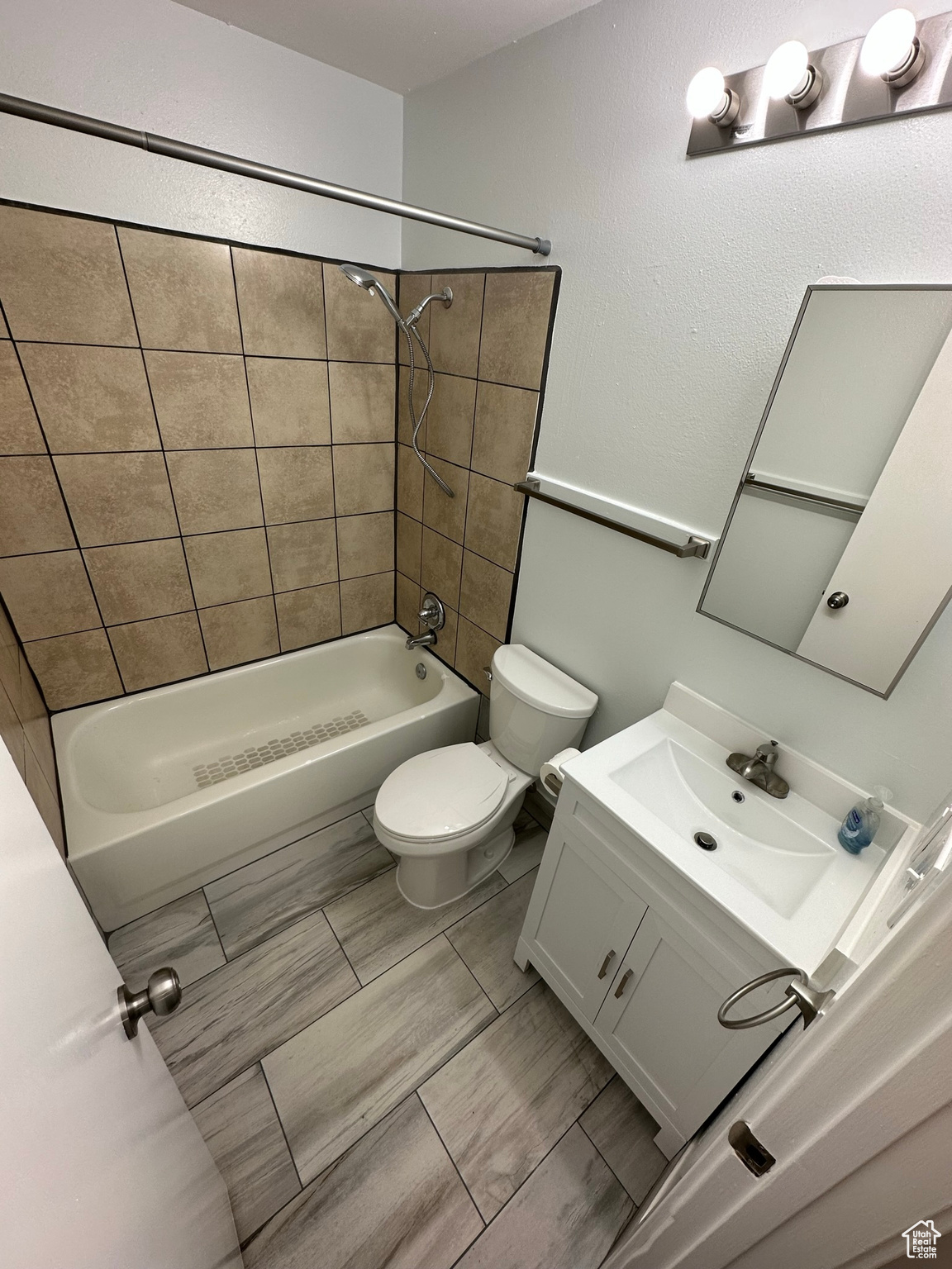 2963 S 3200 W, West Valley City, Utah, 84119, United States, 6 Bedrooms Bedrooms, ,Residential,For Sale,2963 S 3200 W,1617630