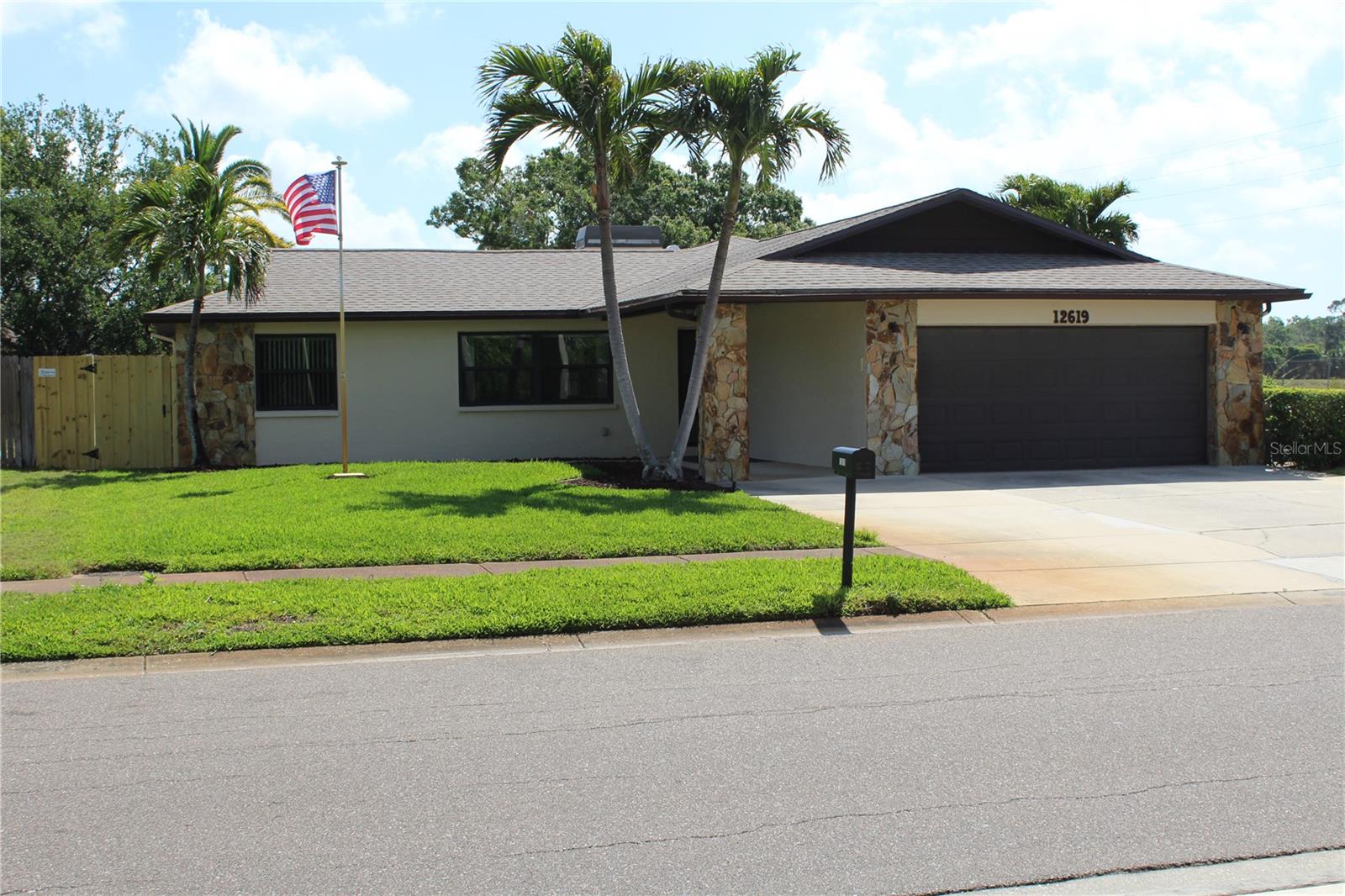 Largo, Florida, 33773, United States, 3 Bedrooms Bedrooms, ,2 BathroomsBathrooms,Residential,For Sale,1870302
