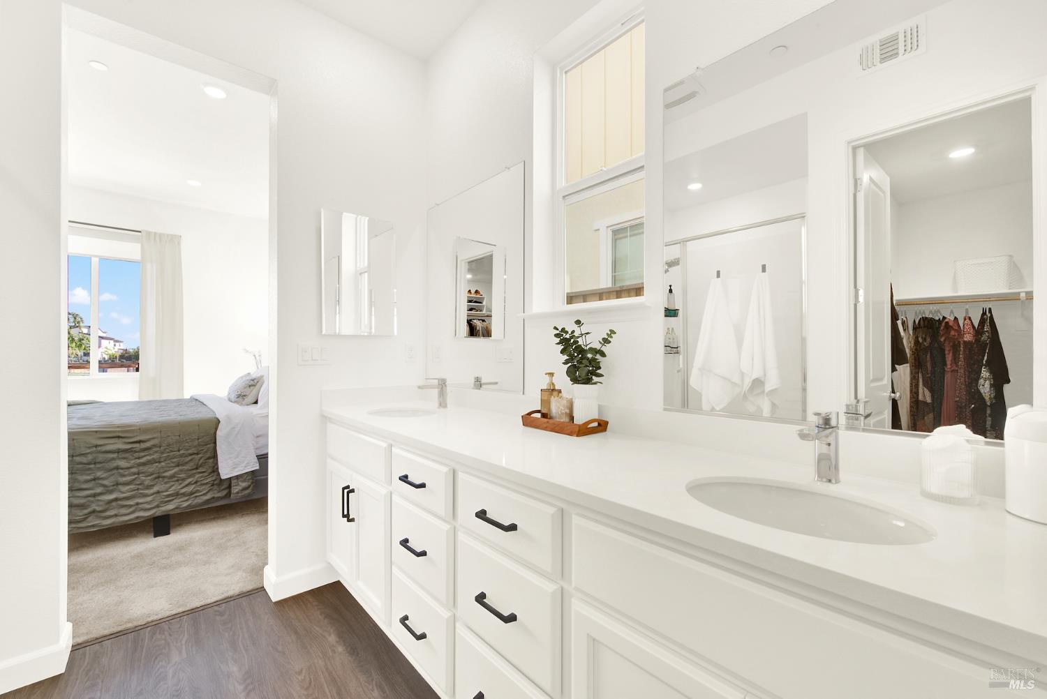 Fairfield, California, 94533, United States, 3 Bedrooms Bedrooms, ,2 BathroomsBathrooms,Residential,For Sale,2025856