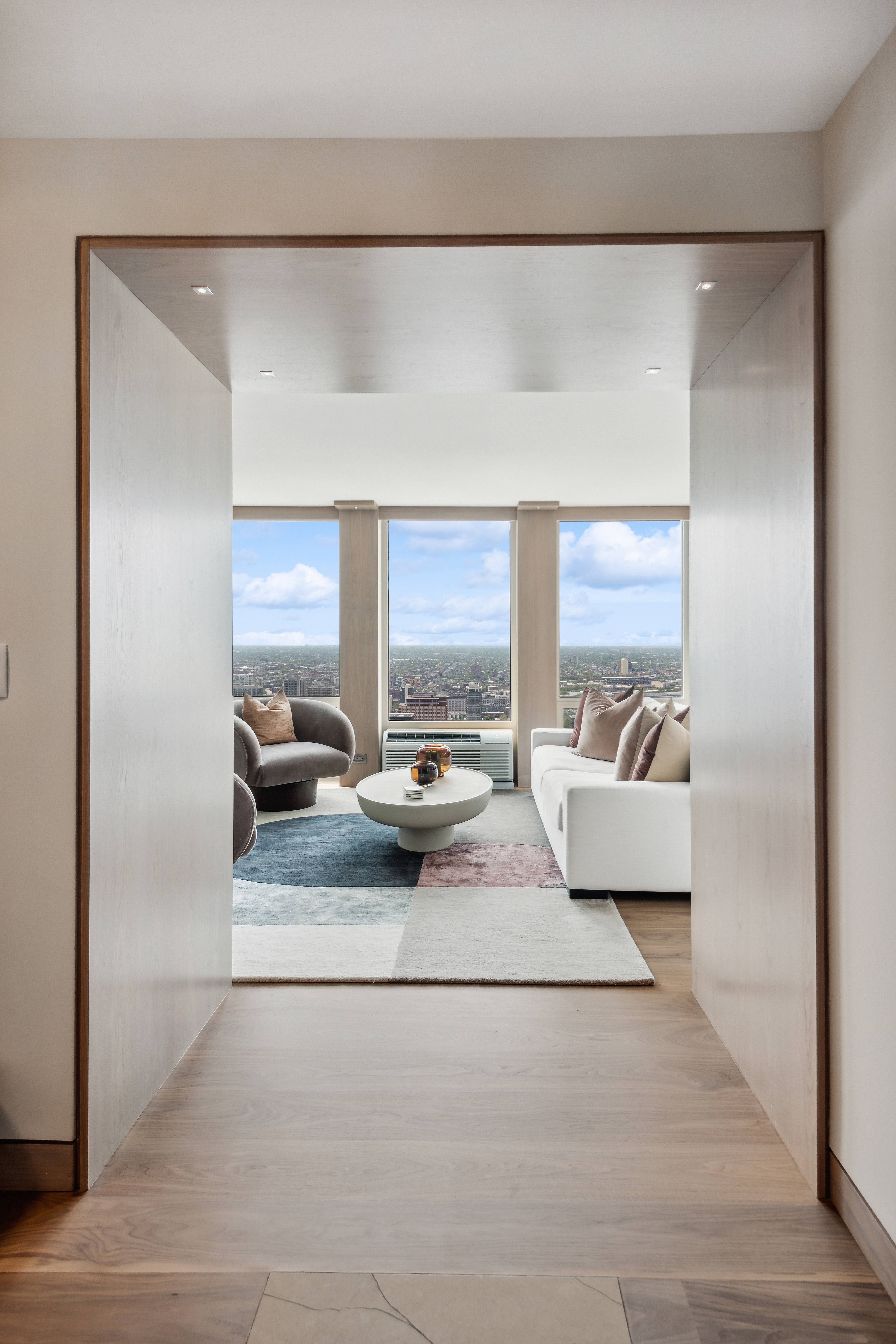  Absolutely Stunning, Penthouse Level Furnished Condo - 物件實景