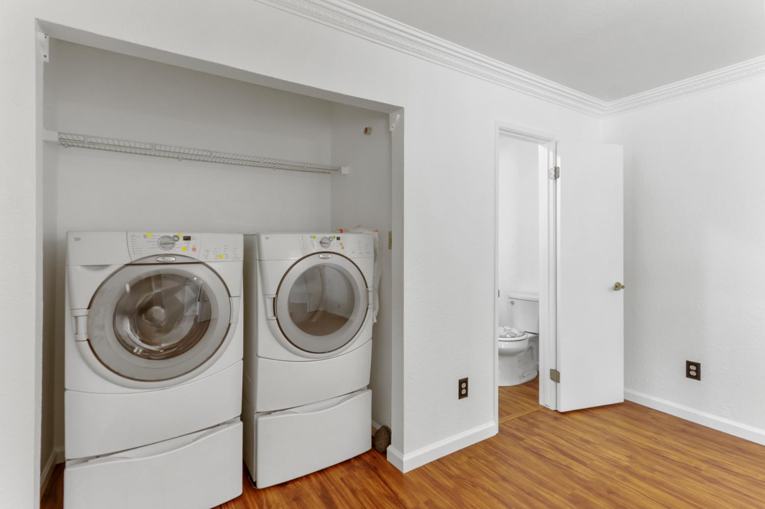 Elk Grove, California, 95624, United States, 4 Bedrooms Bedrooms, ,3 BathroomsBathrooms,Residential,For Sale,1987914