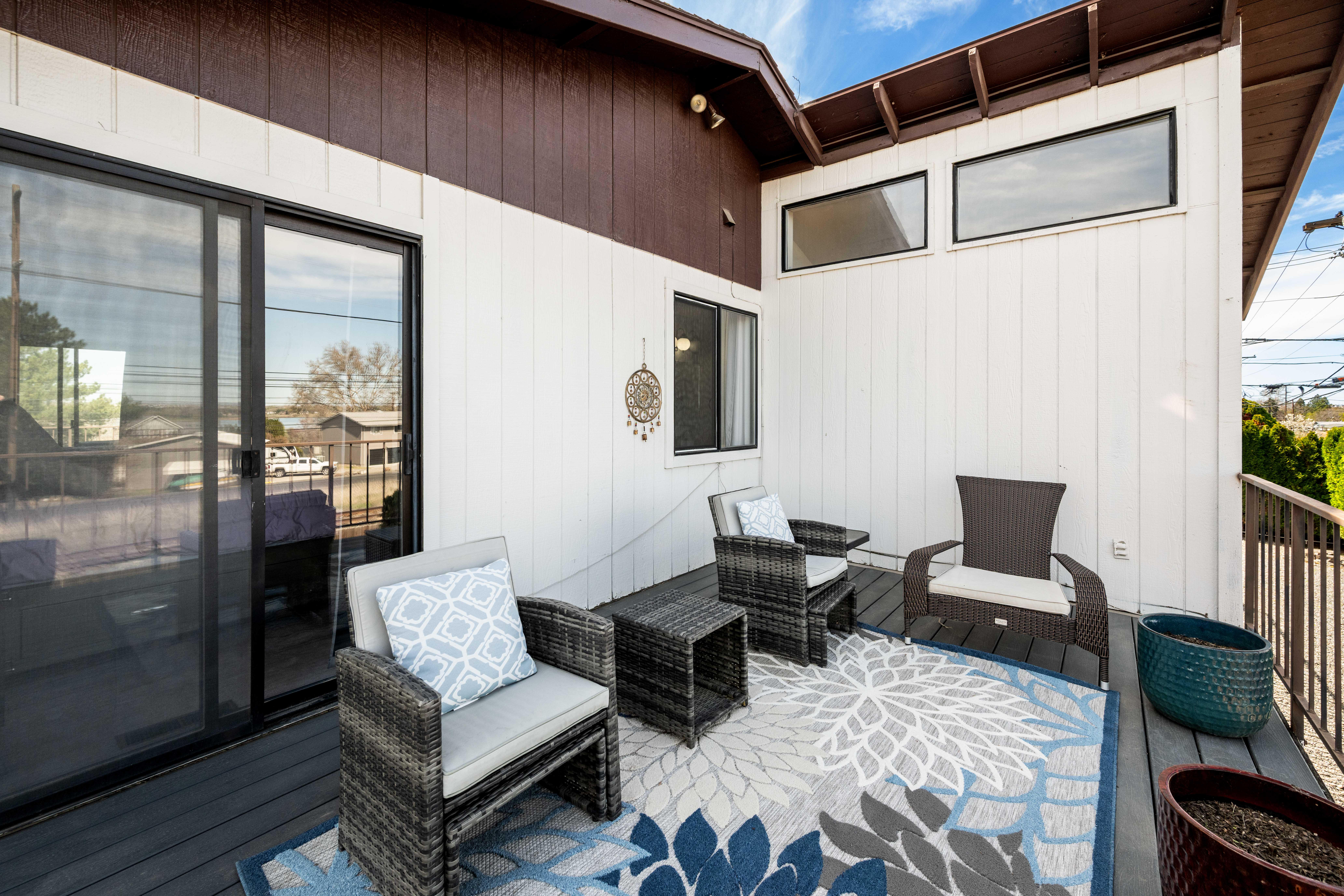  Stunning Views & Solar Panel Efficiency - 物件實景