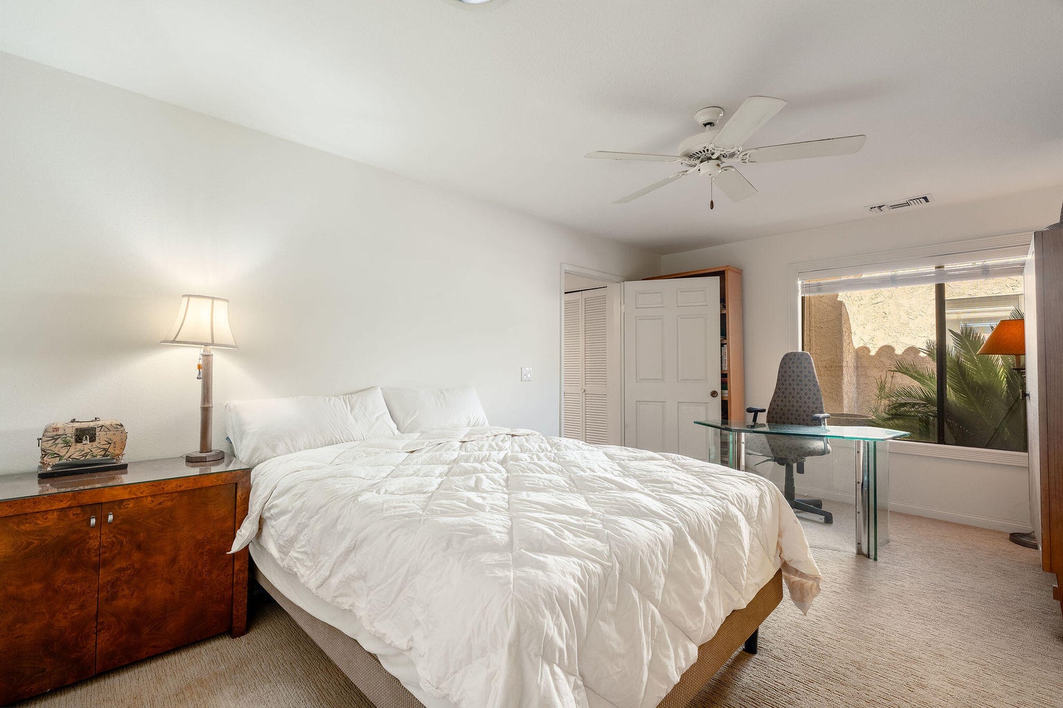 Palm Desert, California, 92260, United States, 2 Bedrooms Bedrooms, ,2 BathroomsBathrooms,Residential,For Sale,1981294