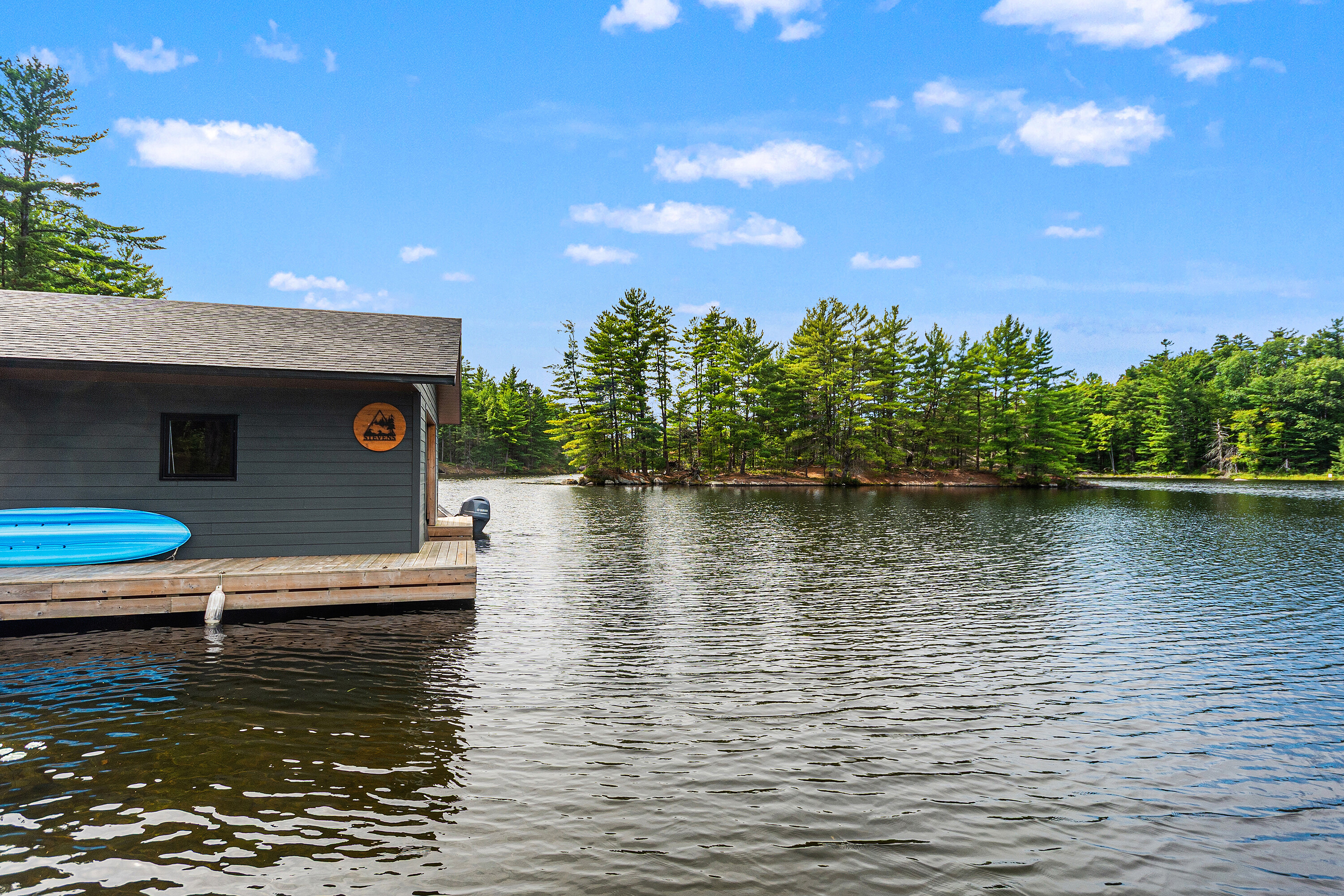  Go Home Lake Family Cottage - 物件實景