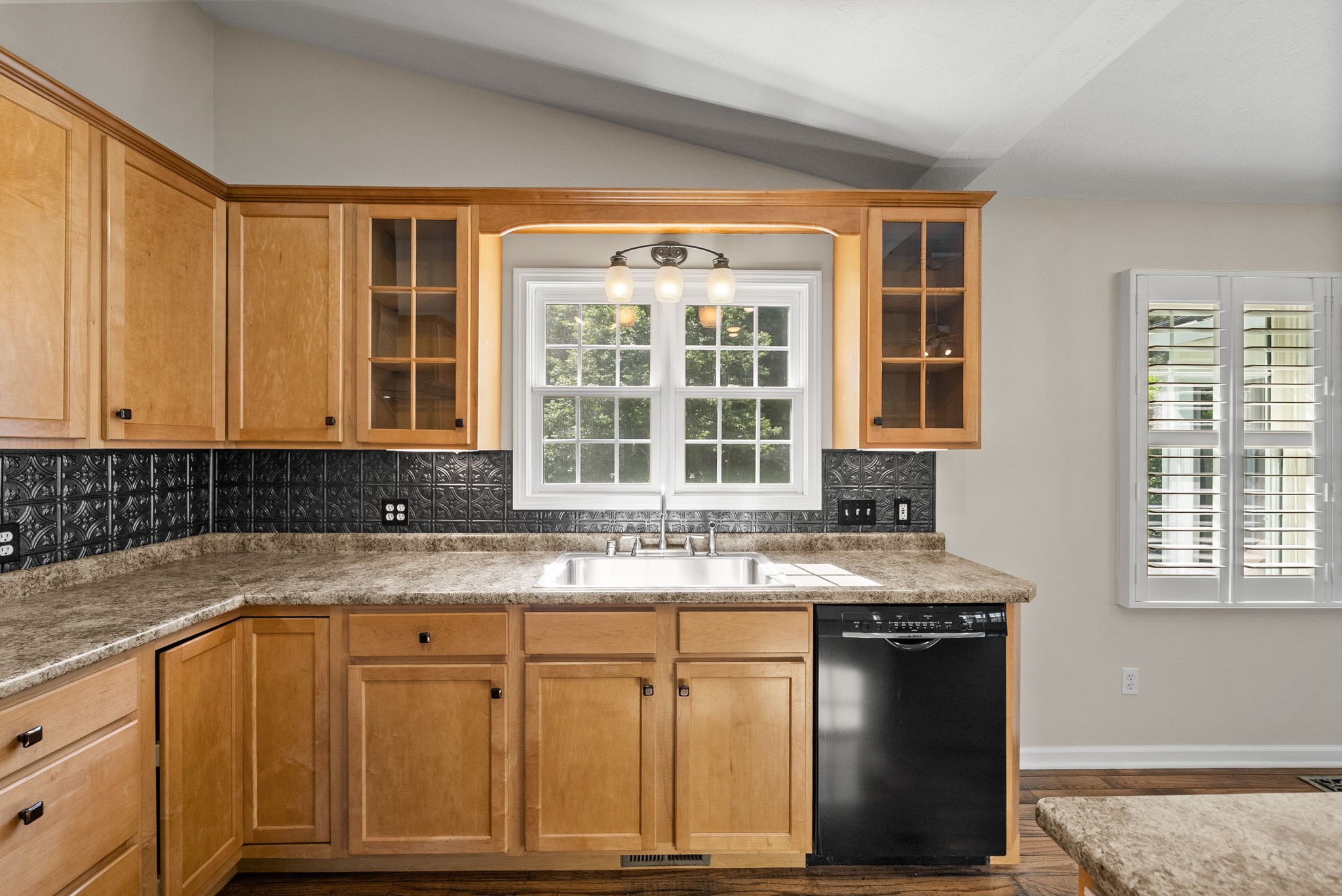 Cadiz, Kentucky, 42211, United States, 4 Bedrooms Bedrooms, ,3 BathroomsBathrooms,Residential,For Sale,1977115