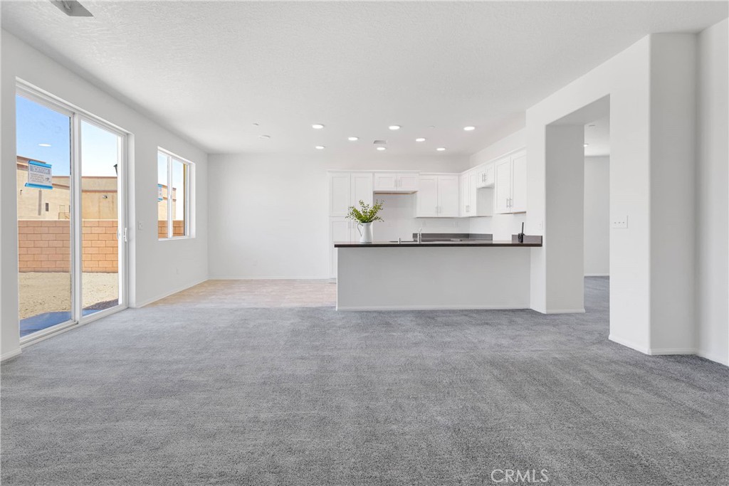 Victorville, California, 92395, United States, 3 Bedrooms Bedrooms, ,2 BathroomsBathrooms,Residential,For Sale,1865788