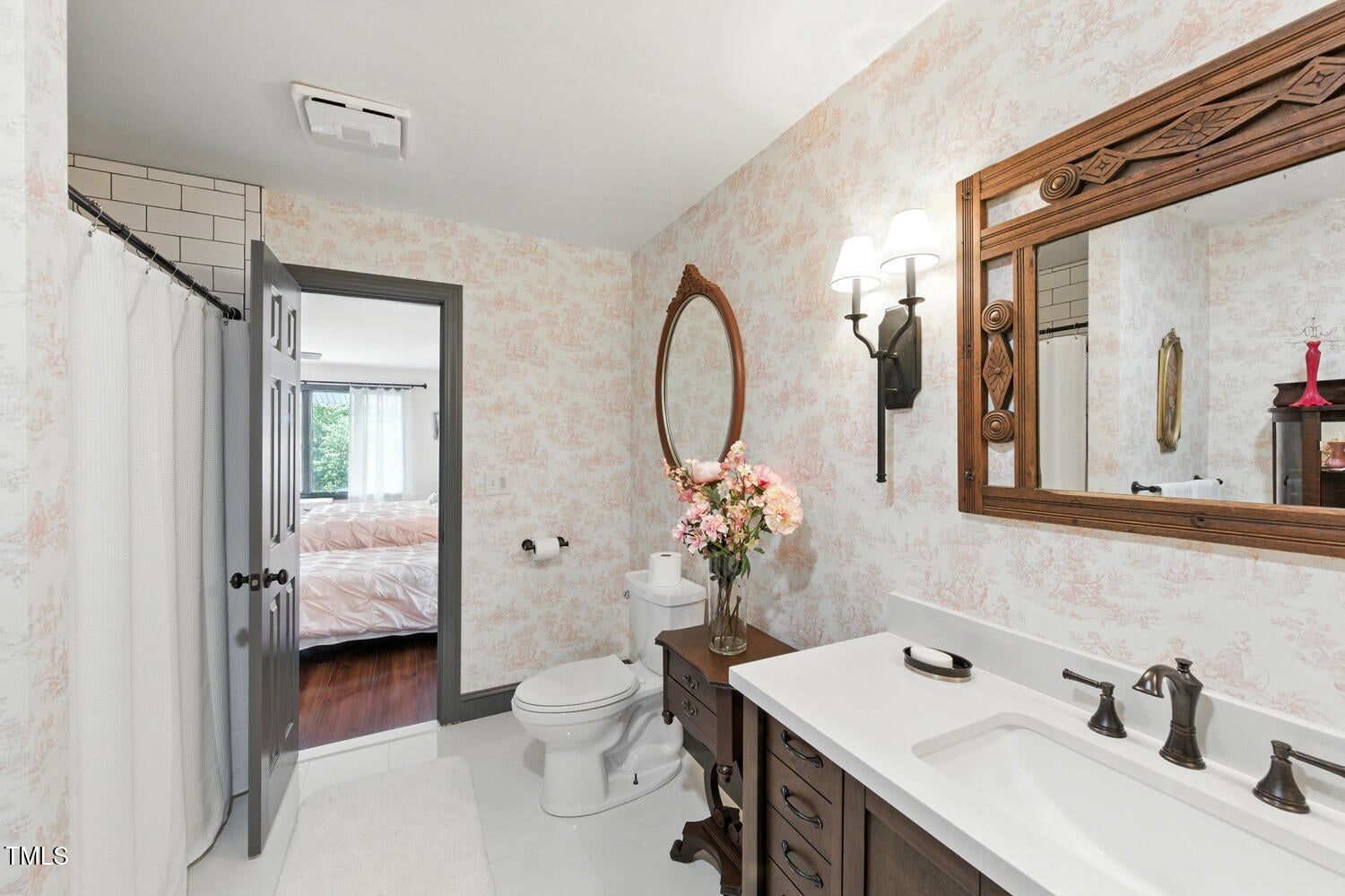 Newton Grove, North Carolina, 28366, United States, 5 Bedrooms Bedrooms, ,8 BathroomsBathrooms,Residential,For Sale,1892259