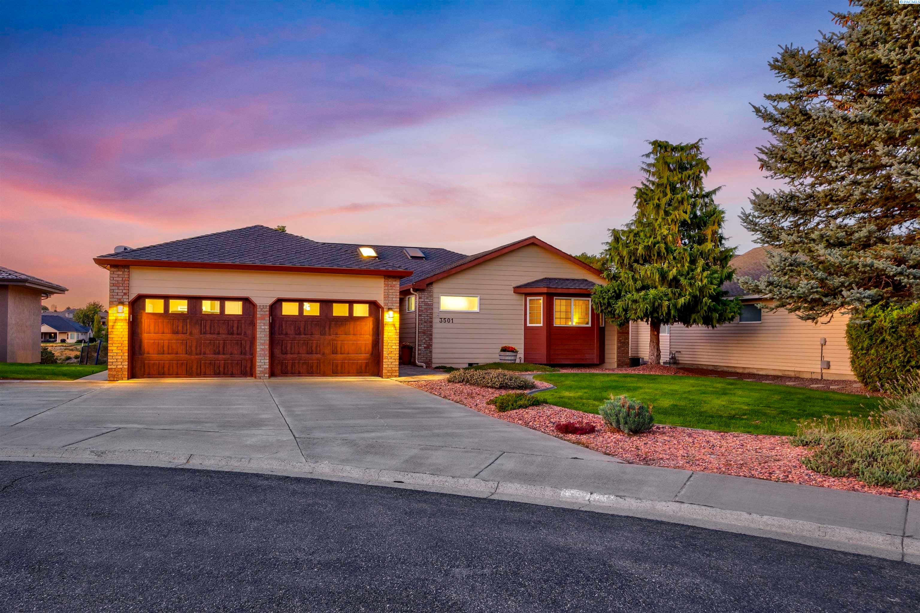 Kennewick, Washington, 99337, United States, 4 Bedrooms Bedrooms, ,2 BathroomsBathrooms,Residential,For Sale,1978666