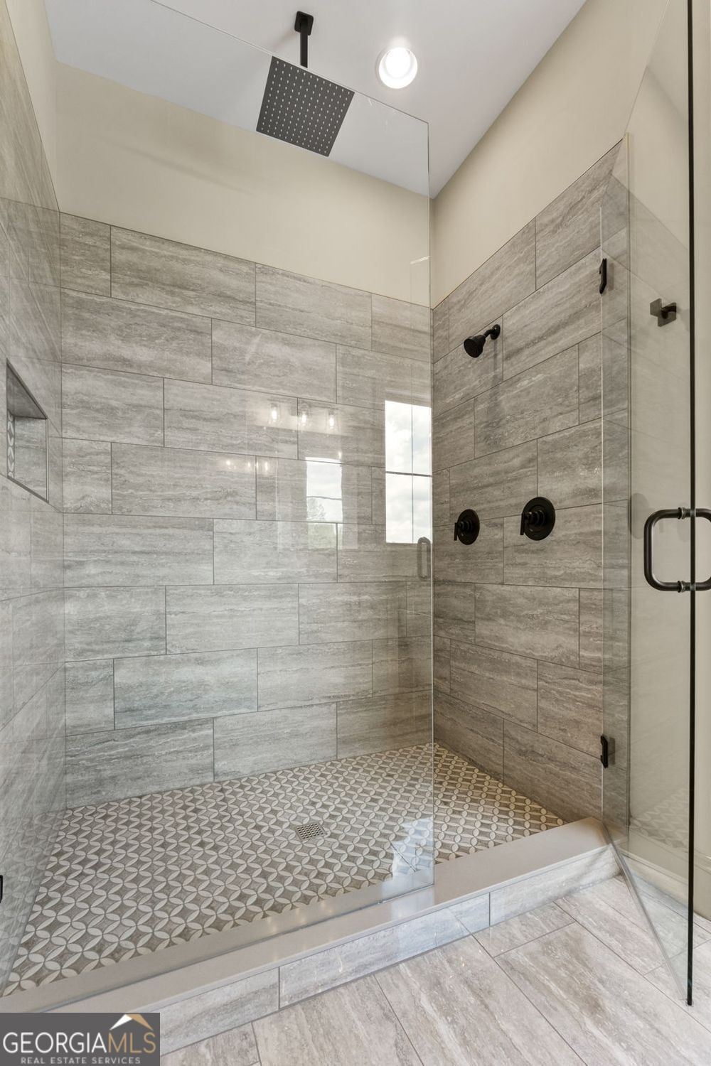 Barnesville, Georgia, 30204, United States, 4 Bedrooms Bedrooms, ,4 BathroomsBathrooms,Residential,For Sale,1859090