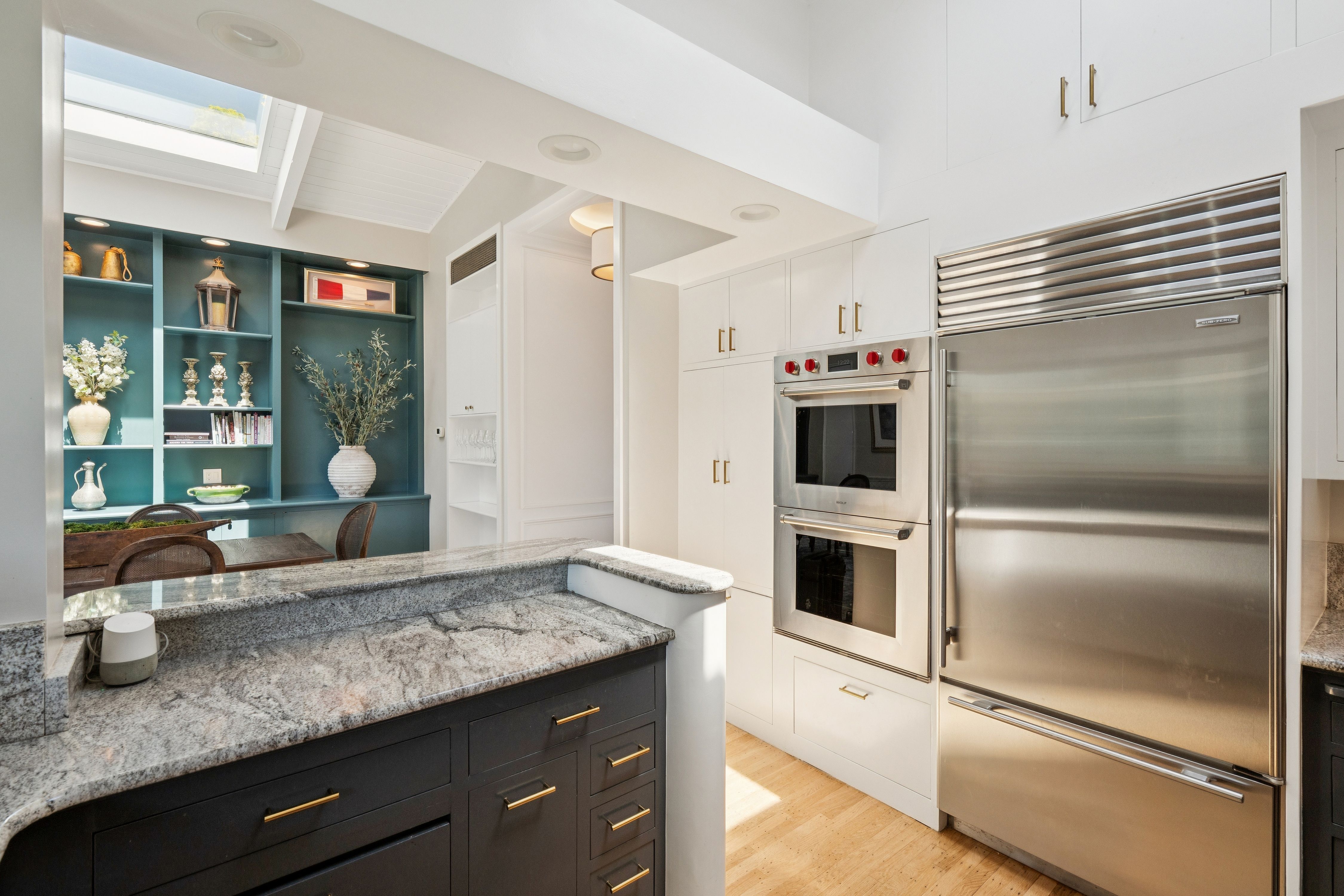  Rare One-Level Residence on Belvedere Island