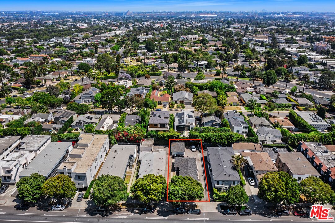 Los Angeles, California, 90066, United States, 3 Bedrooms Bedrooms, ,Residential,For Sale,1939320