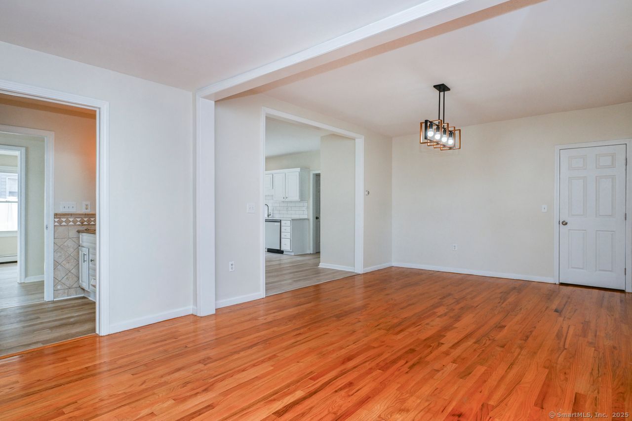 Wallingford, Connecticut, 06492, United States, 6 Bedrooms Bedrooms, ,4 BathroomsBathrooms,Residential,For Sale,1989730