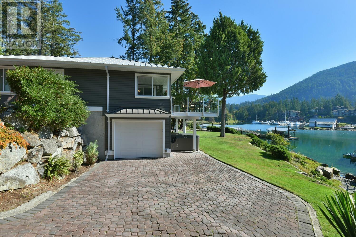MADEIRA PARK, British Columbia, V0N 2H1, CA, 3 Bedrooms Bedrooms, ,3 BathroomsBathrooms,Residential,For Sale,1837526