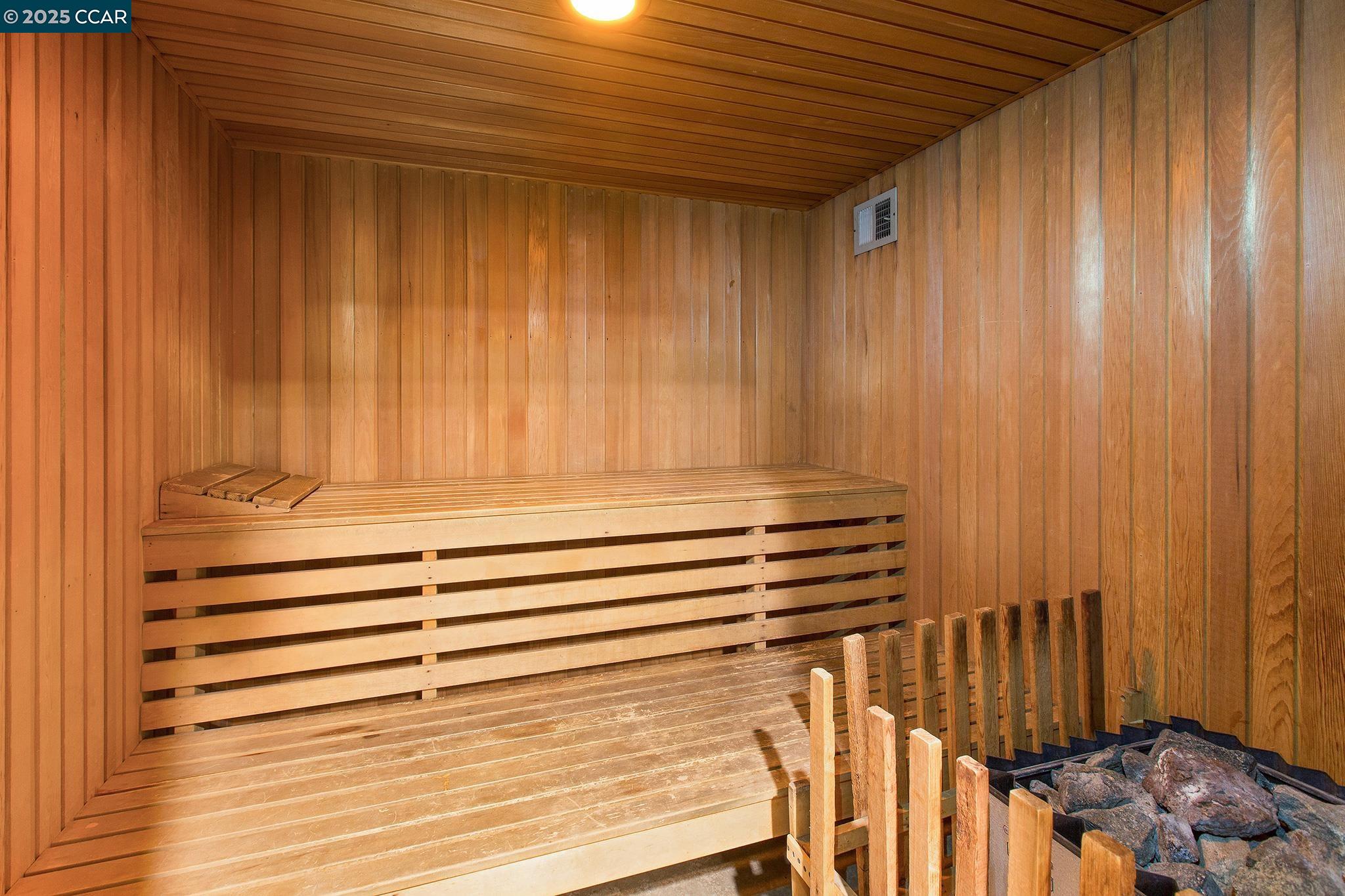 Oakland, California, 94610, United States, 2 Bedrooms Bedrooms, ,2 BathroomsBathrooms,Residential,For Sale,1984718