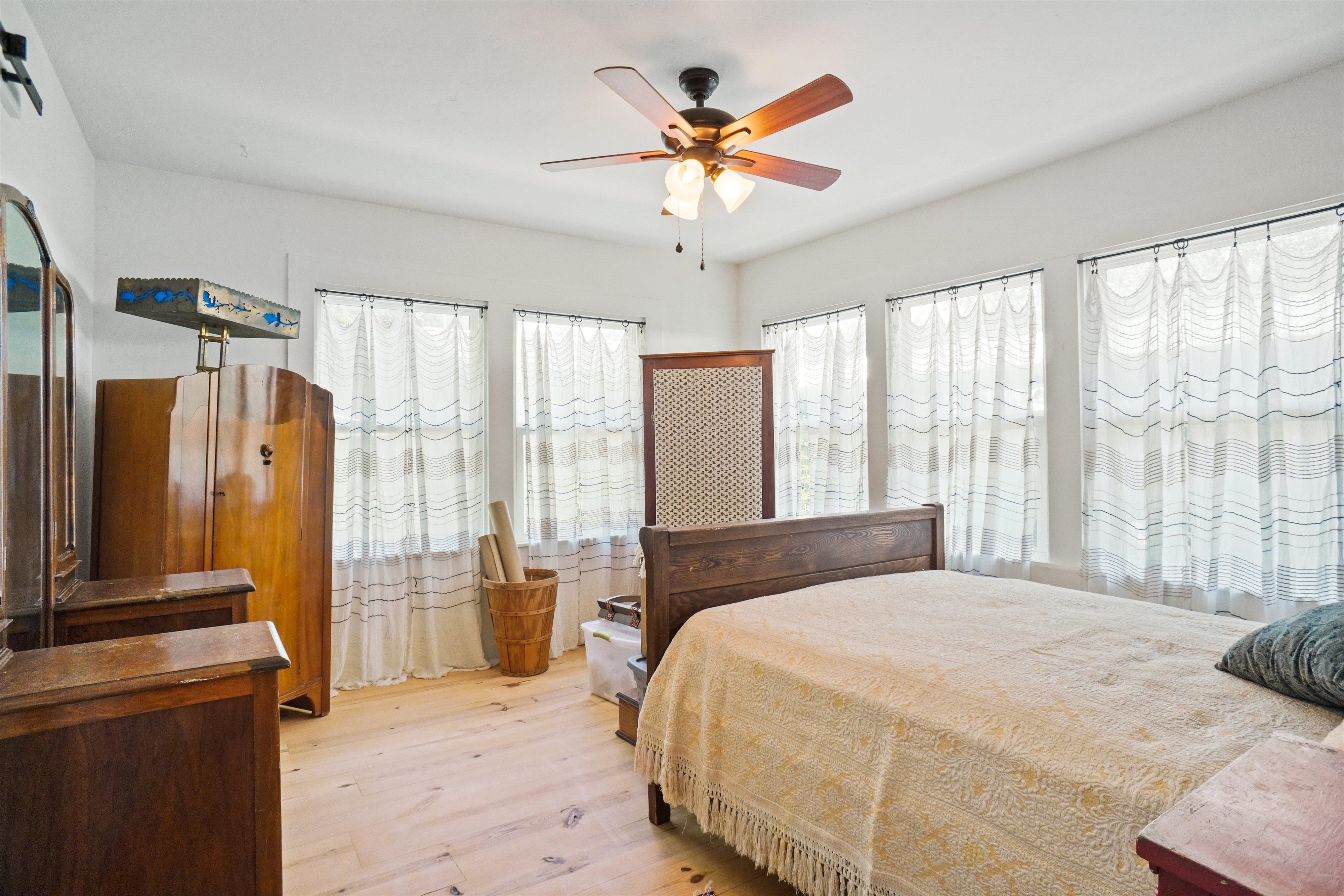 Lake Bridgeport, Texas, 76426, United States, 3 Bedrooms Bedrooms, ,3 BathroomsBathrooms,Residential,For Sale,1989947