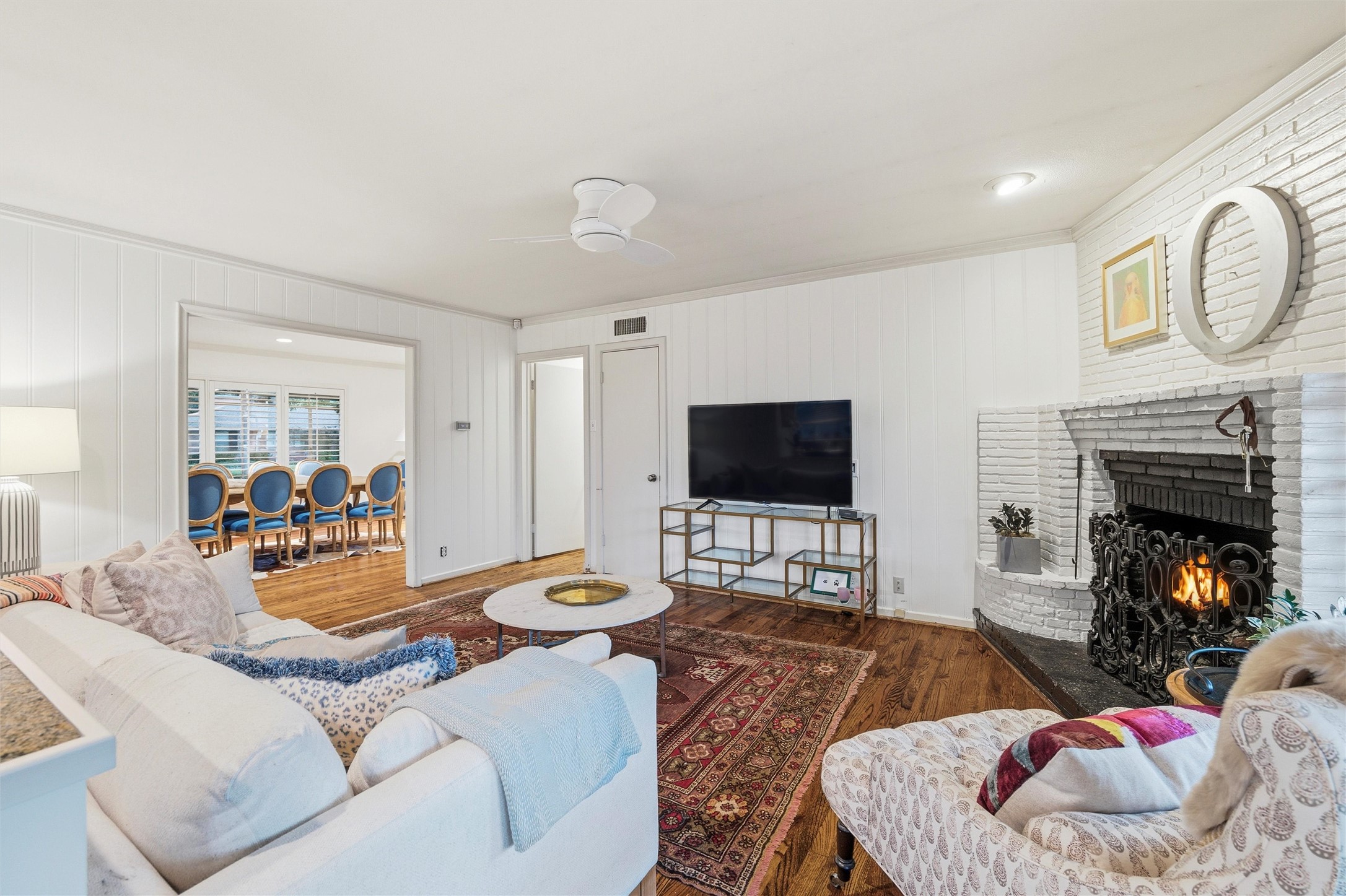 Dallas, Texas, 75214, United States, 3 Bedrooms Bedrooms, ,2 BathroomsBathrooms,Residential,For Sale,1989303