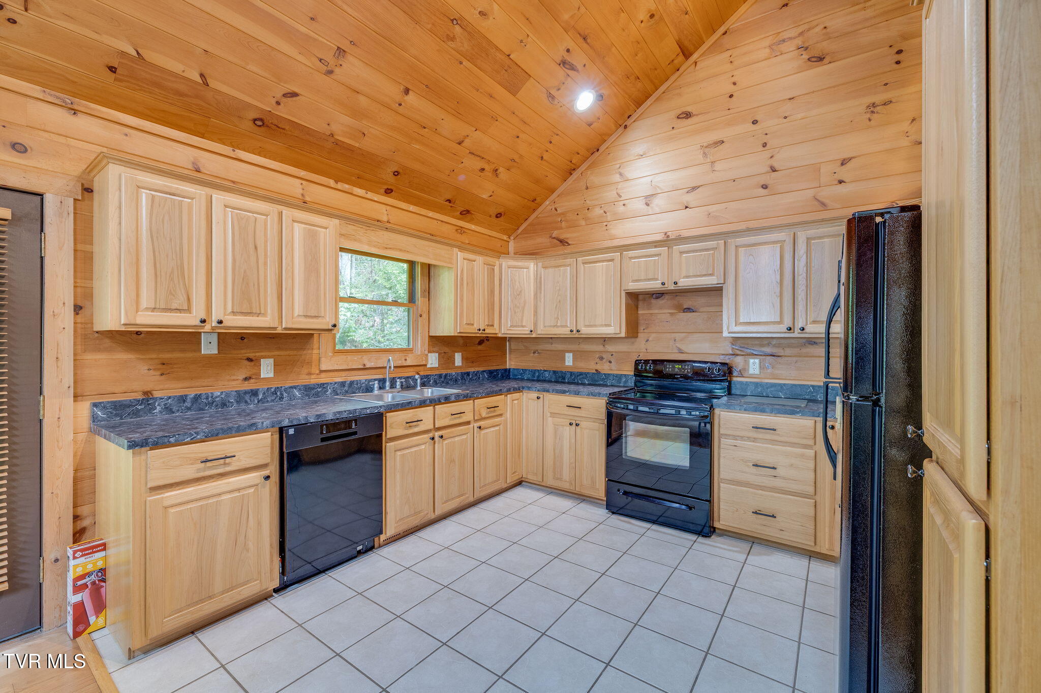 Butler, Tennessee, 37640, United States, 2 Bedrooms Bedrooms, ,3 BathroomsBathrooms,Residential,For Sale,1914007
