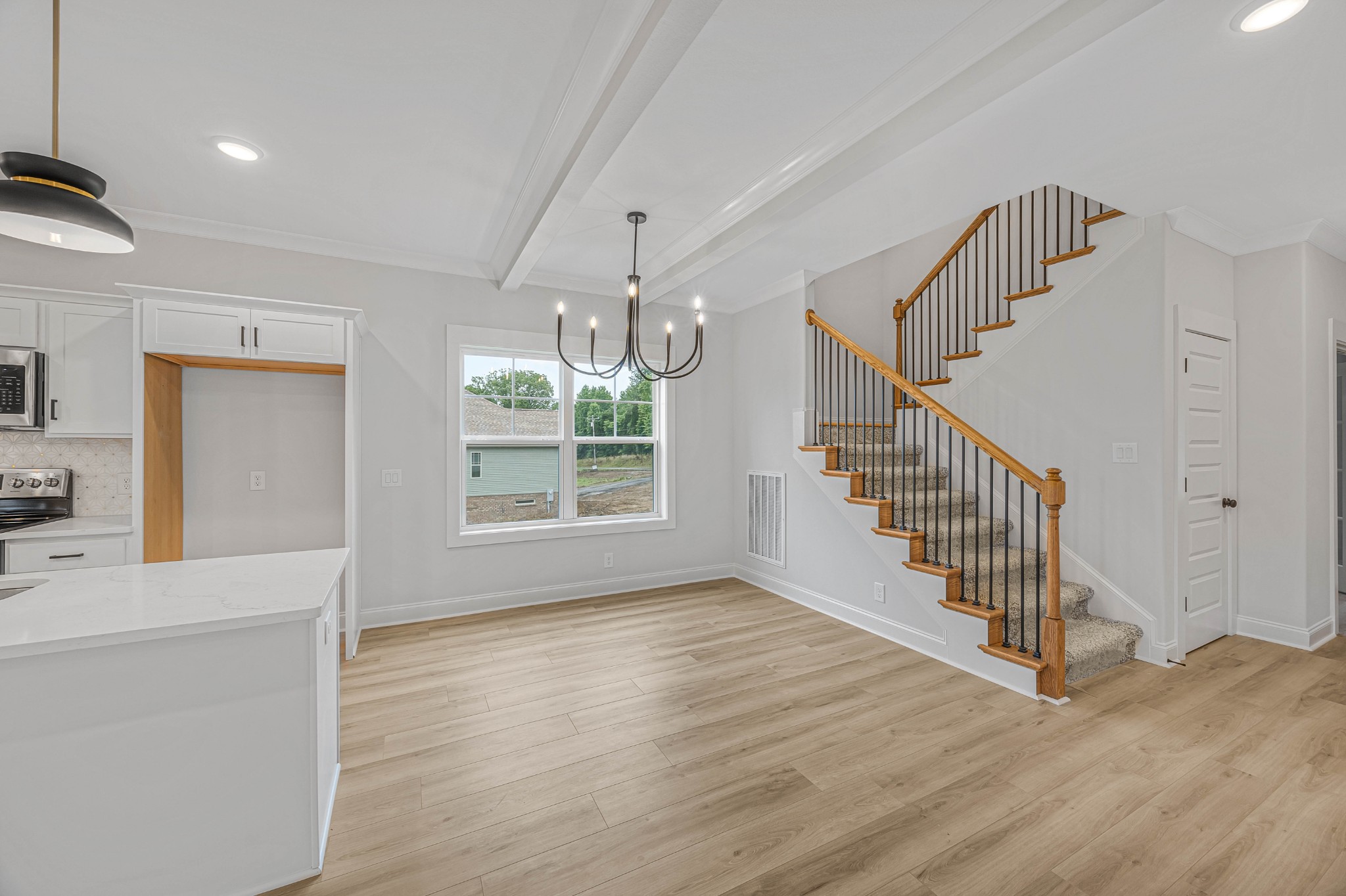 Clarksville, Tennessee, 37040, United States, 4 Bedrooms Bedrooms, ,3 BathroomsBathrooms,Residential,For Sale,1909364