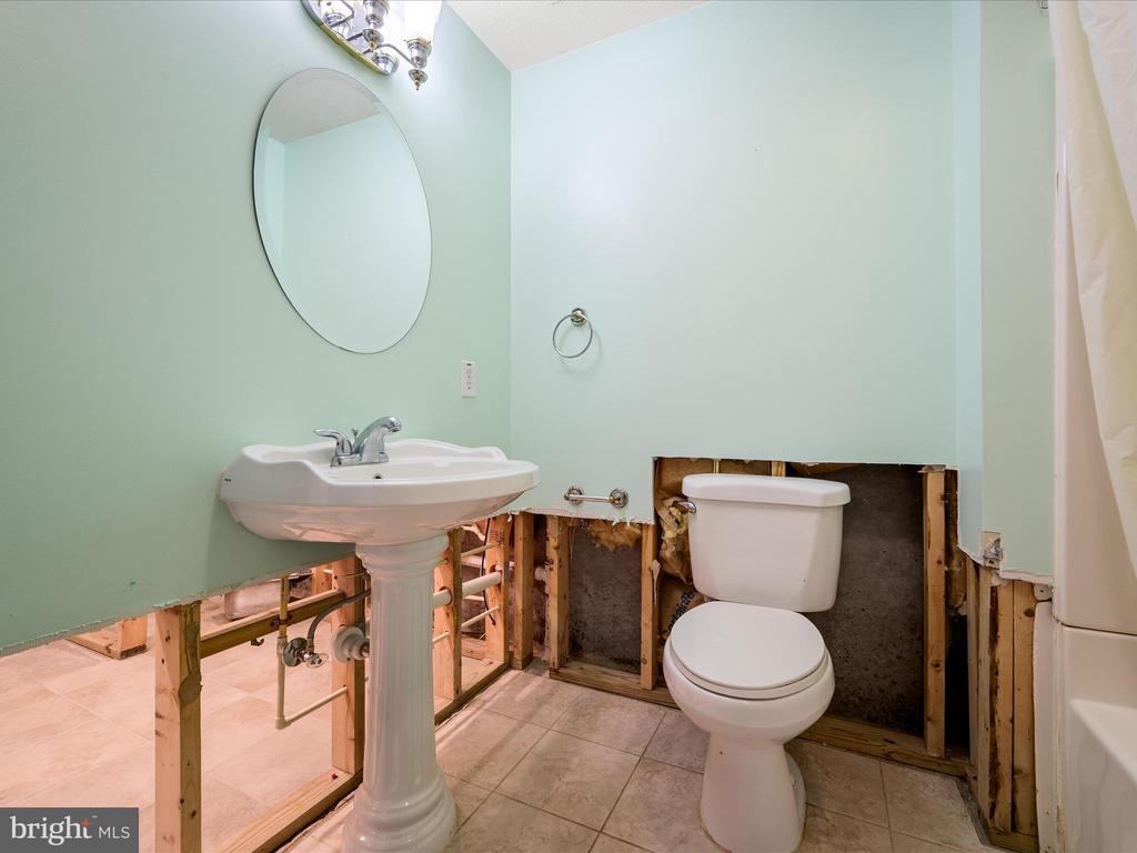 Stephens City, Virginia, 22655, United States, 4 Bedrooms Bedrooms, ,4 BathroomsBathrooms,Residential,For Sale,1905716