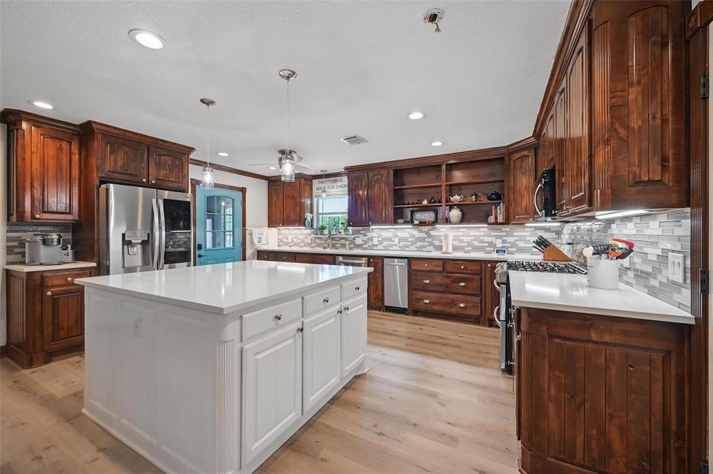 Cleburne, Texas, 76031, United States, 4 Bedrooms Bedrooms, ,4 BathroomsBathrooms,Residential,For Sale,1827195