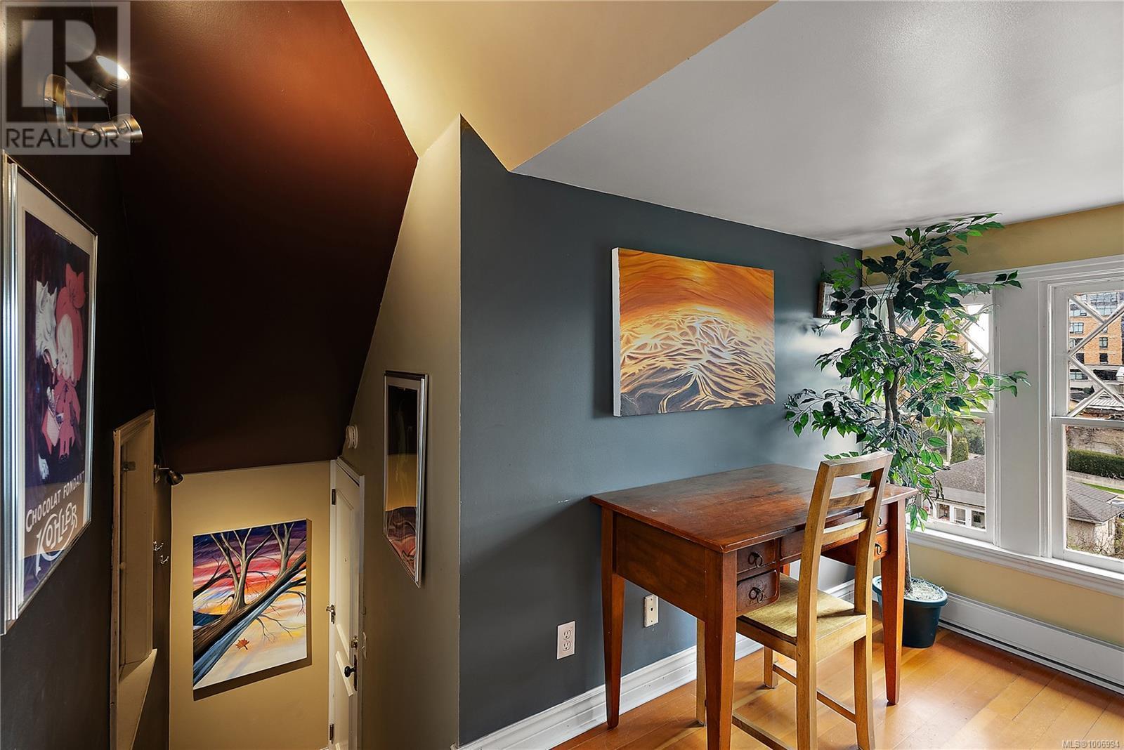ESQUIMALT, British Columbia, V9A 5A9, CA, 2 Bedrooms Bedrooms, ,1 BathroomBathrooms,Residential,For Sale,1948185