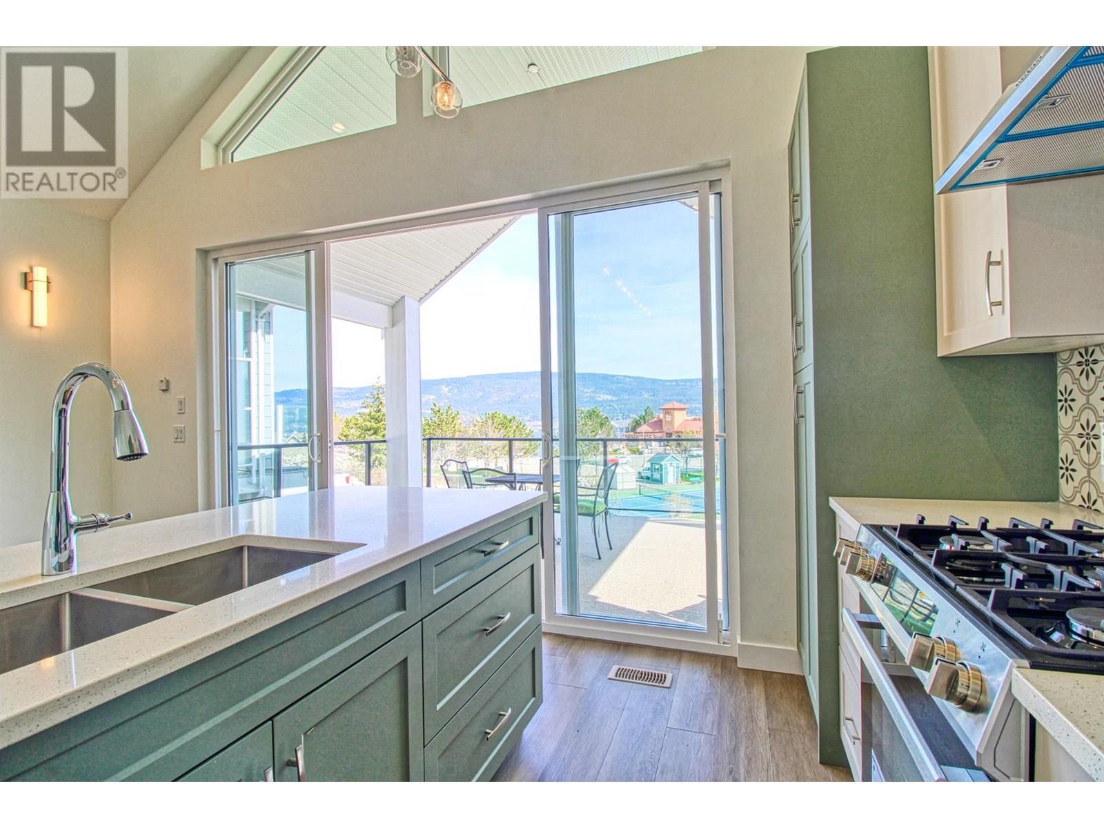 KELOWNA, British Columbia, V1Z 3R8, CA, 3 Bedrooms Bedrooms, ,2 BathroomsBathrooms,Residential,For Sale,1897837
