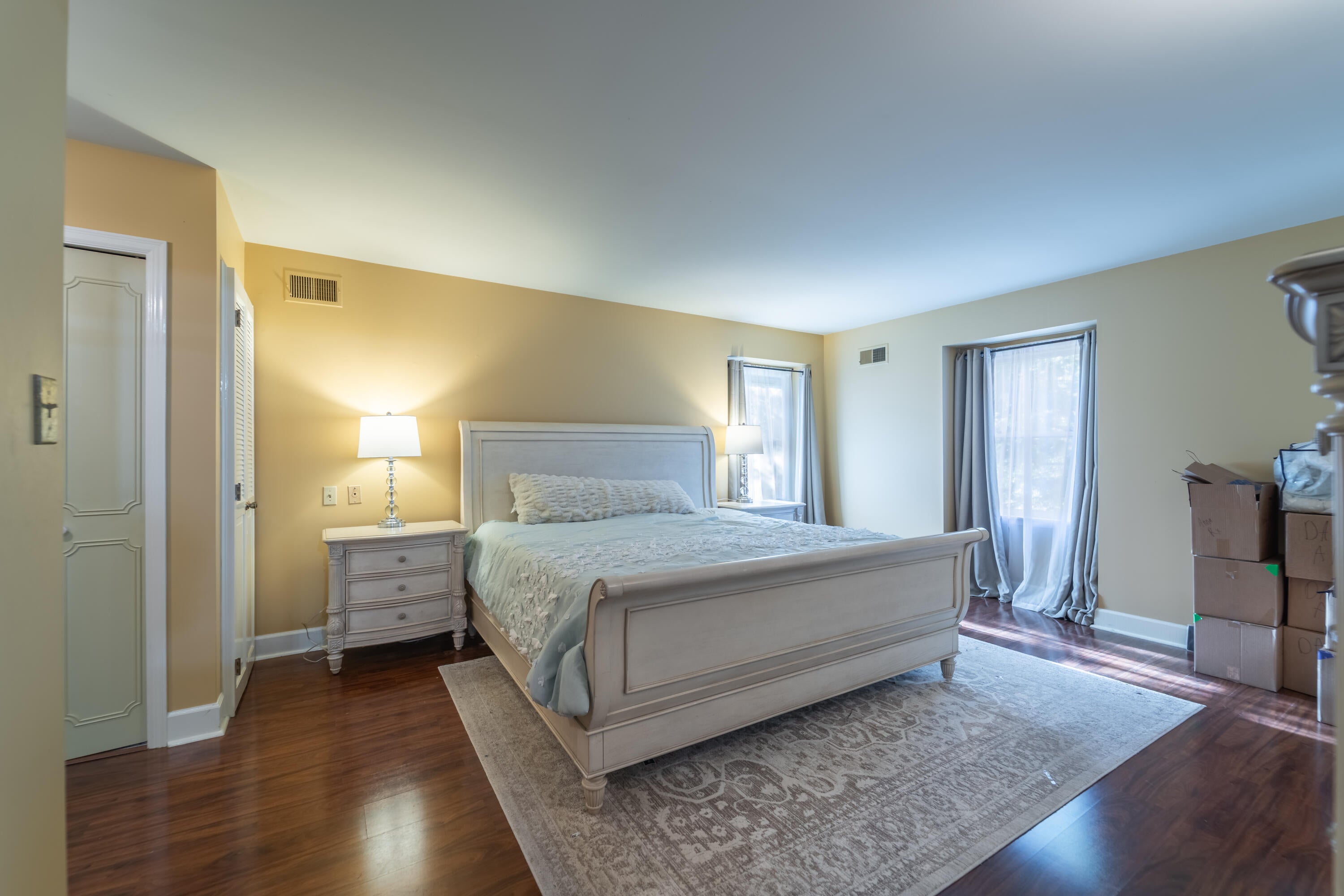 Lexington, Kentucky, 40502, United States, 4 Bedrooms Bedrooms, ,4 BathroomsBathrooms,Residential,For Sale,1976316