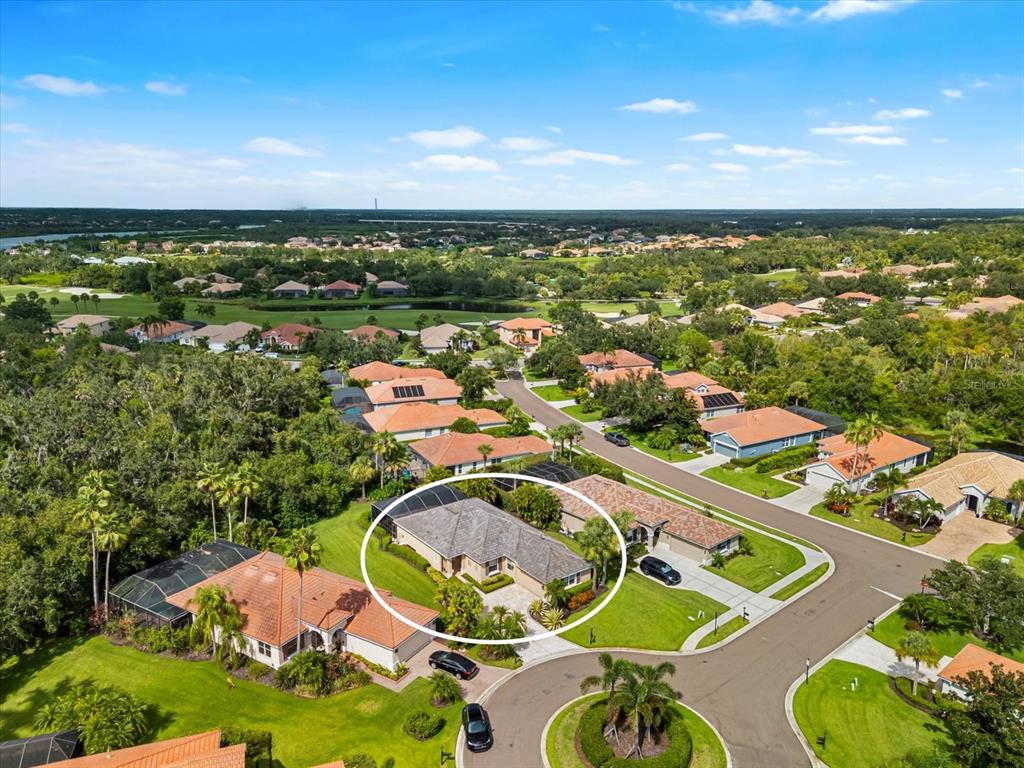 Bradenton, Florida, 34212, United States, 2 Bedrooms Bedrooms, ,2 BathroomsBathrooms,Residential,For Sale,1916954