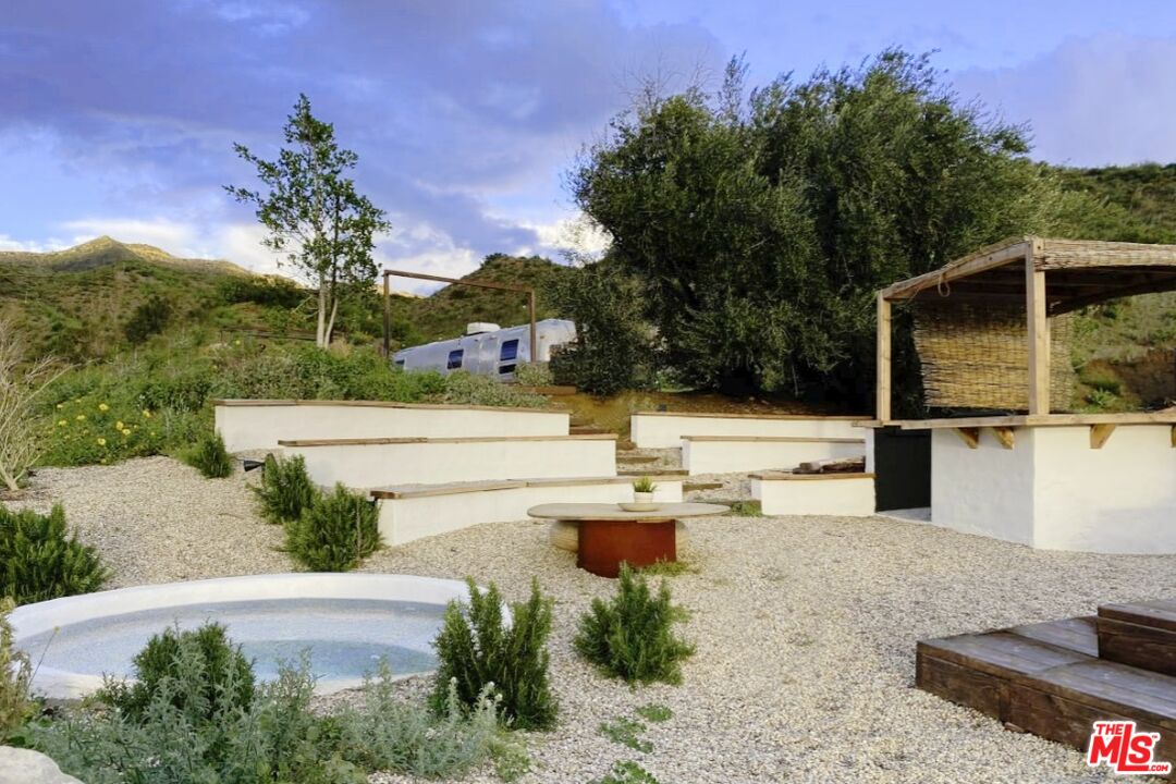 Malibu, California, 90265, United States, ,Land,For Sale,1993411