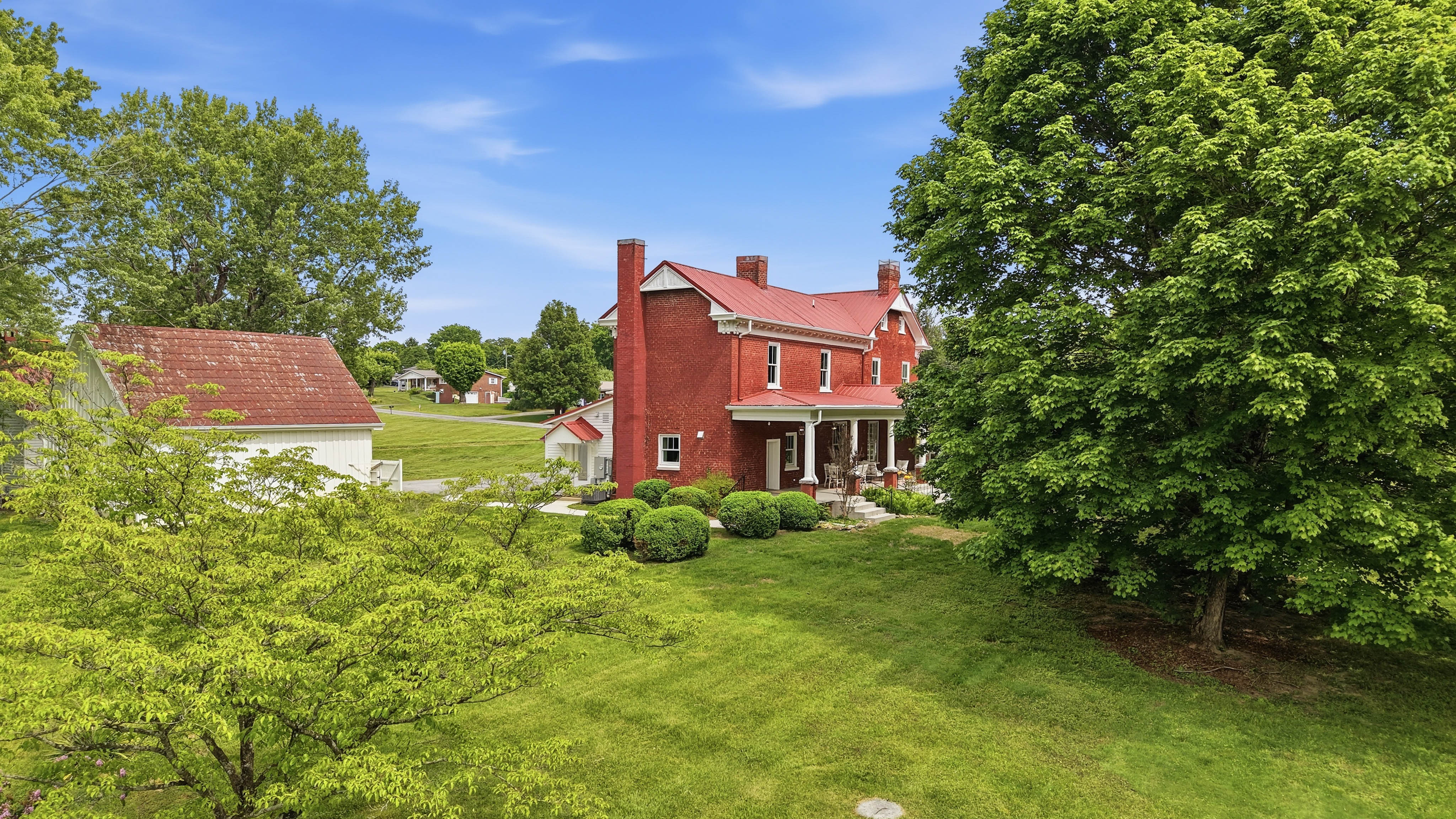  240 Maplehurst Lane, Bluff City, TN 37618 - 物件實景