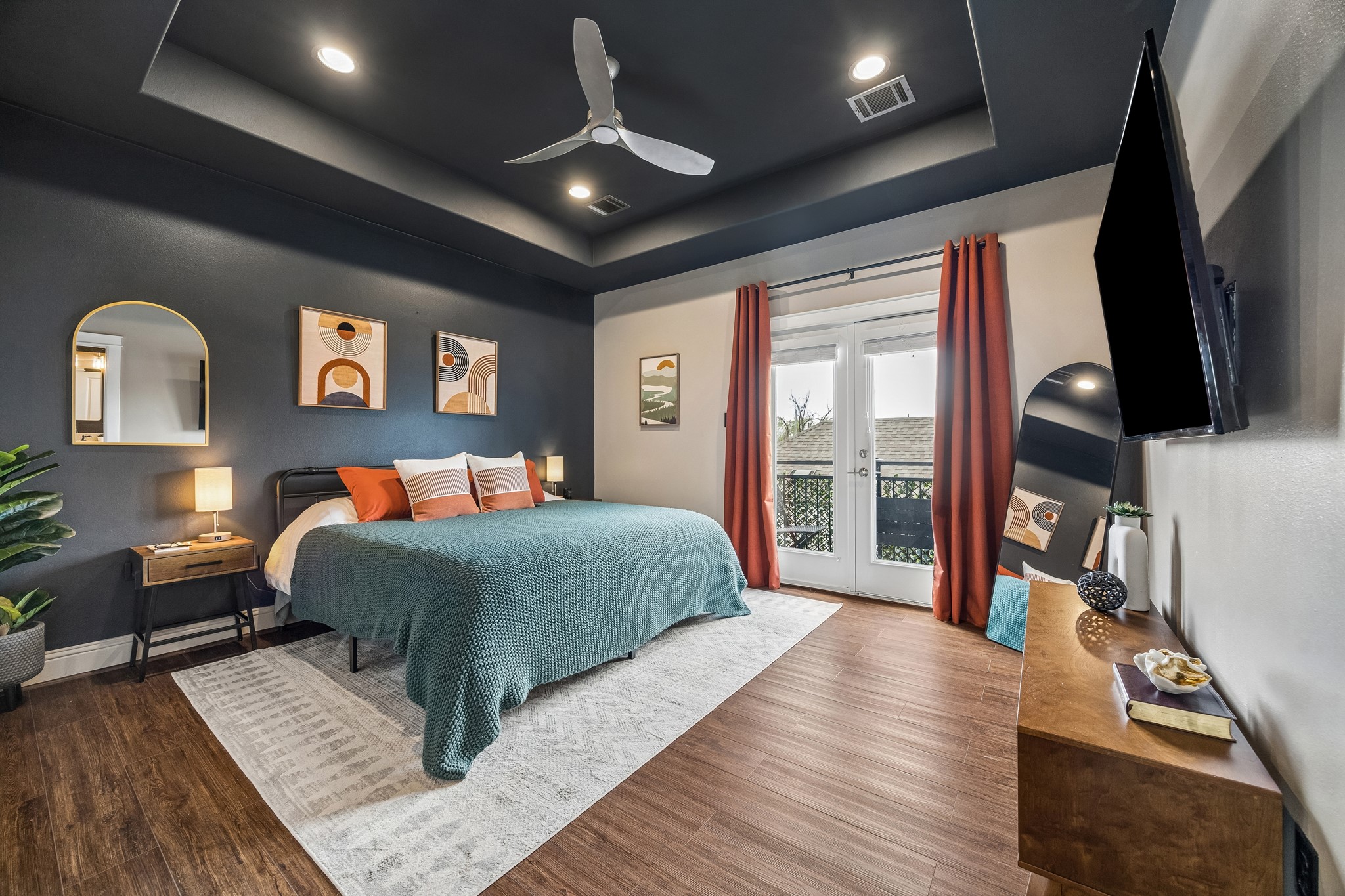  624 E 28th St - 物件實景