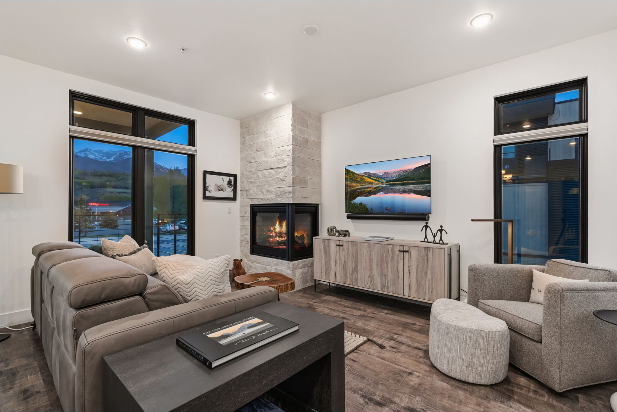  Enjoy Stunning Gore Range Views From Après Shores B21 - 物件實景