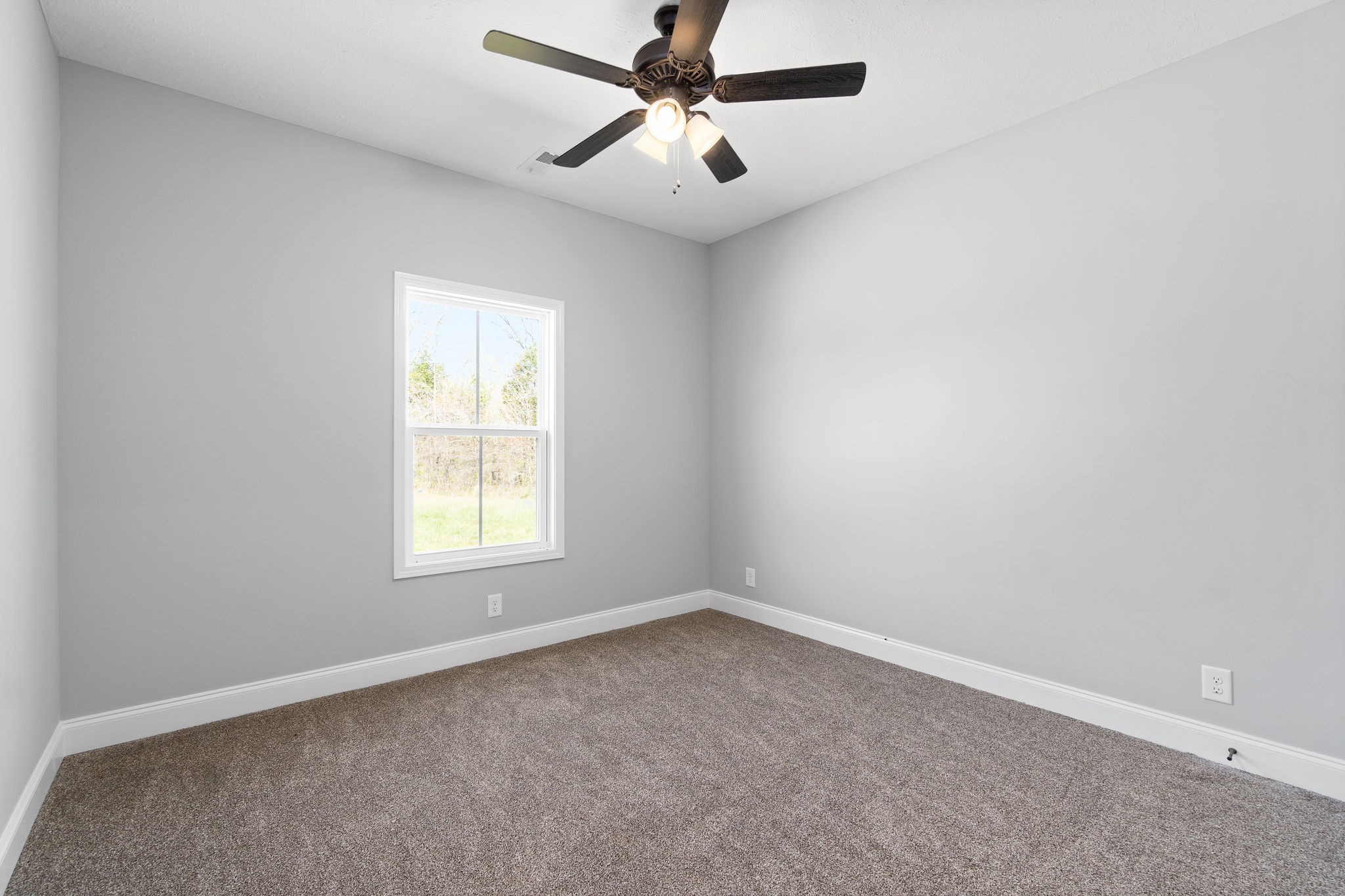 Southside, Tennessee, 37171, United States, 3 Bedrooms Bedrooms, ,3 BathroomsBathrooms,Residential,For Sale,1943540