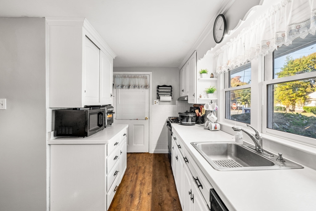 Lawrence, Massachusetts, 01843, United States, 3 Bedrooms Bedrooms, ,2 BathroomsBathrooms,Residential,For Sale,1999153