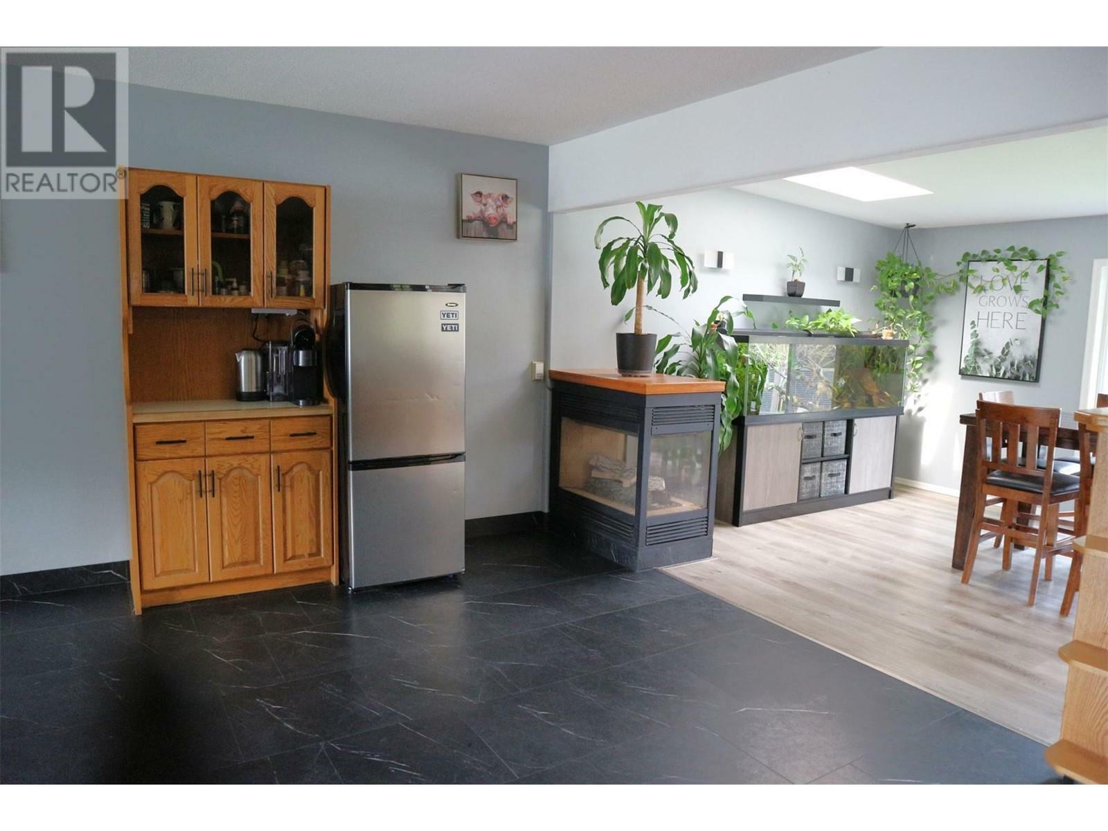 SICAMOUS, British Columbia, V0E 2V1, CA, 5 Bedrooms Bedrooms, ,2 BathroomsBathrooms,Residential,For Sale,1838674