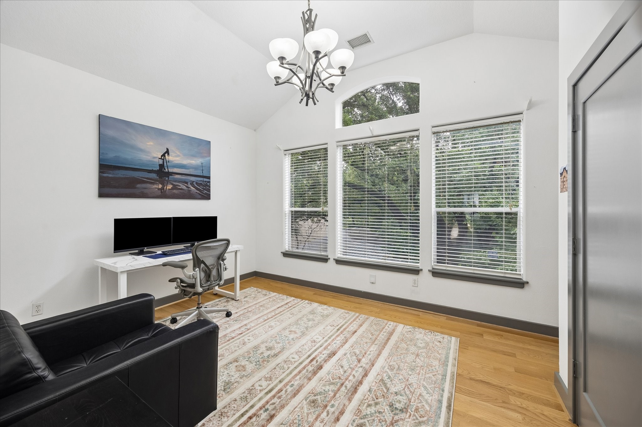  6406 Rodrigo Street B - 物件實景
