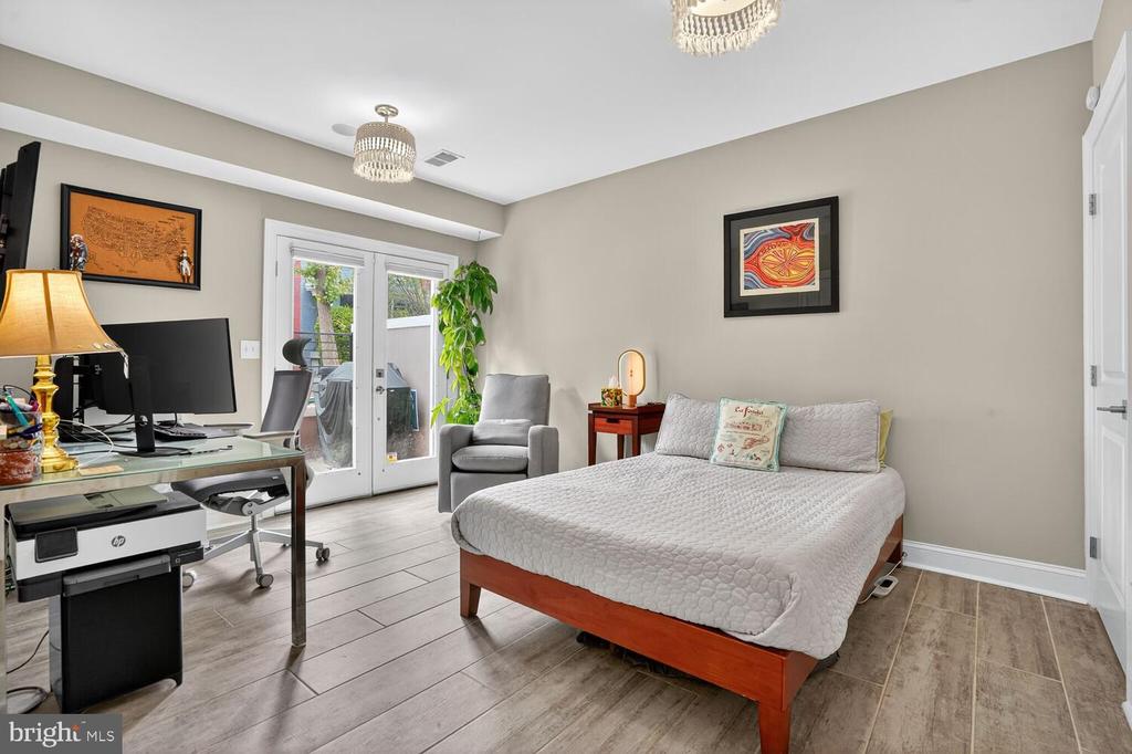 Washington, District of Columbia, 20002, United States, 2 Bedrooms Bedrooms, ,2 BathroomsBathrooms,Residential,For Sale,1994271