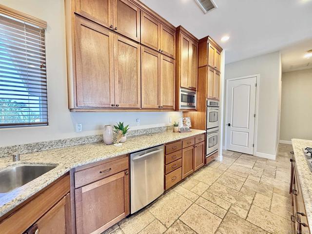 Lakeside, California, 92040, United States, 4 Bedrooms Bedrooms, ,4 BathroomsBathrooms,Residential,For Sale,1828721