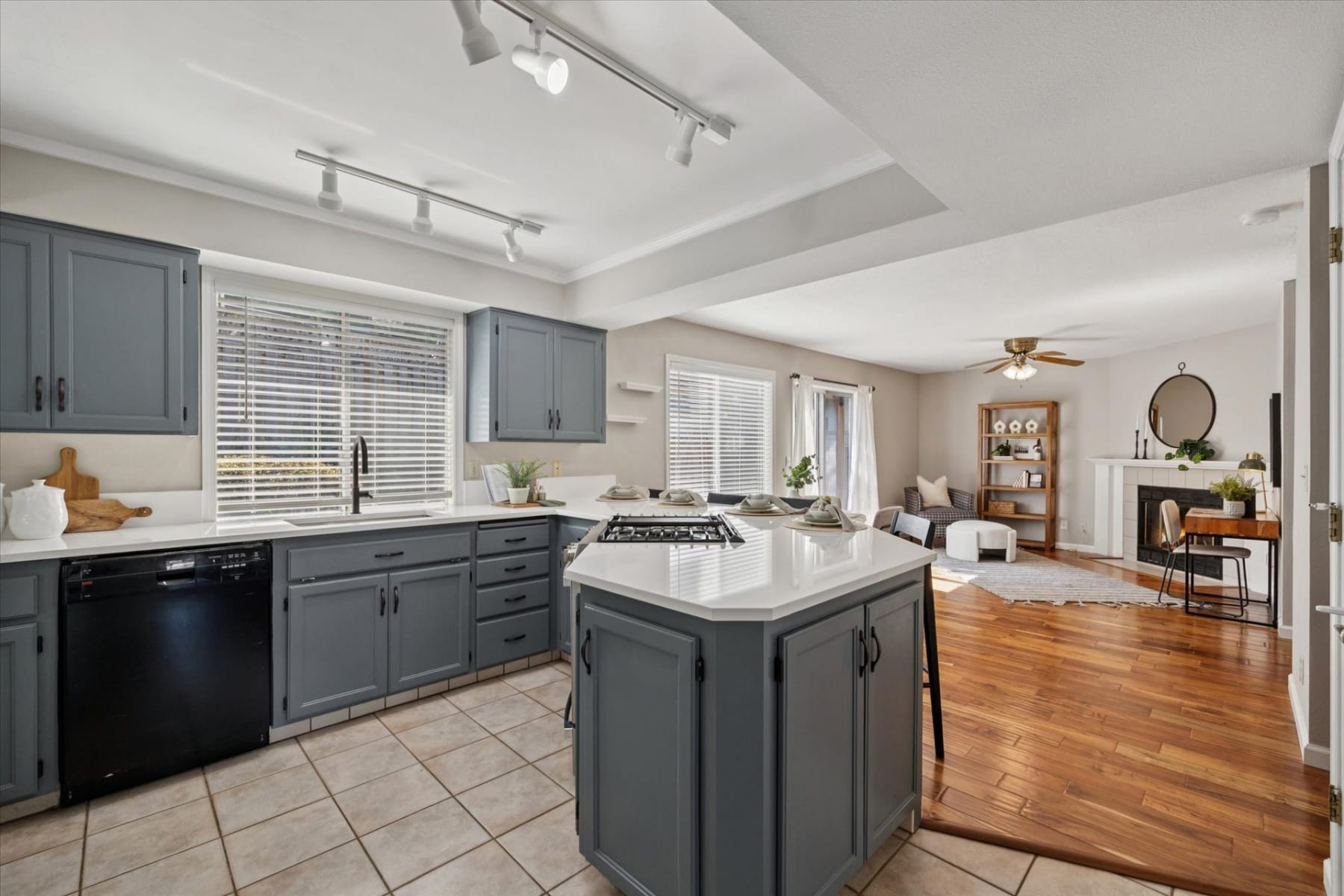 11445 SW WOODLEE HEIGHTS CT Portland, OR 97219 - 物件實景