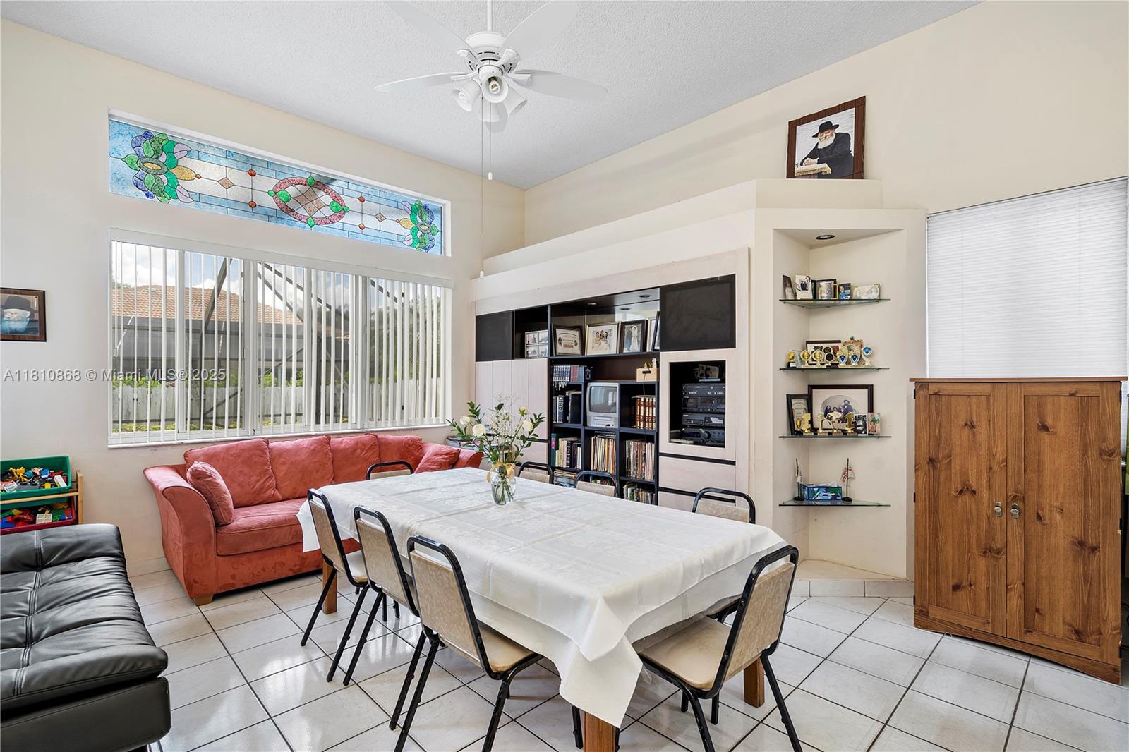 Weston, Florida, 33326, United States, 4 Bedrooms Bedrooms, ,3 BathroomsBathrooms,Residential,For Sale,1836929