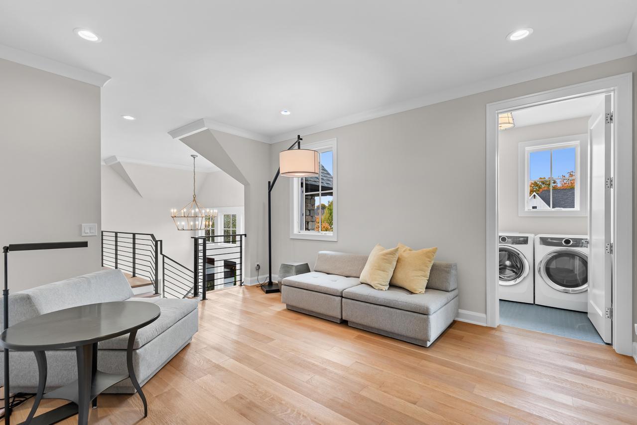 Victoria, Minnesota, 55331, United States, 5 Bedrooms Bedrooms, ,3 BathroomsBathrooms,Residential,For Sale,1994848