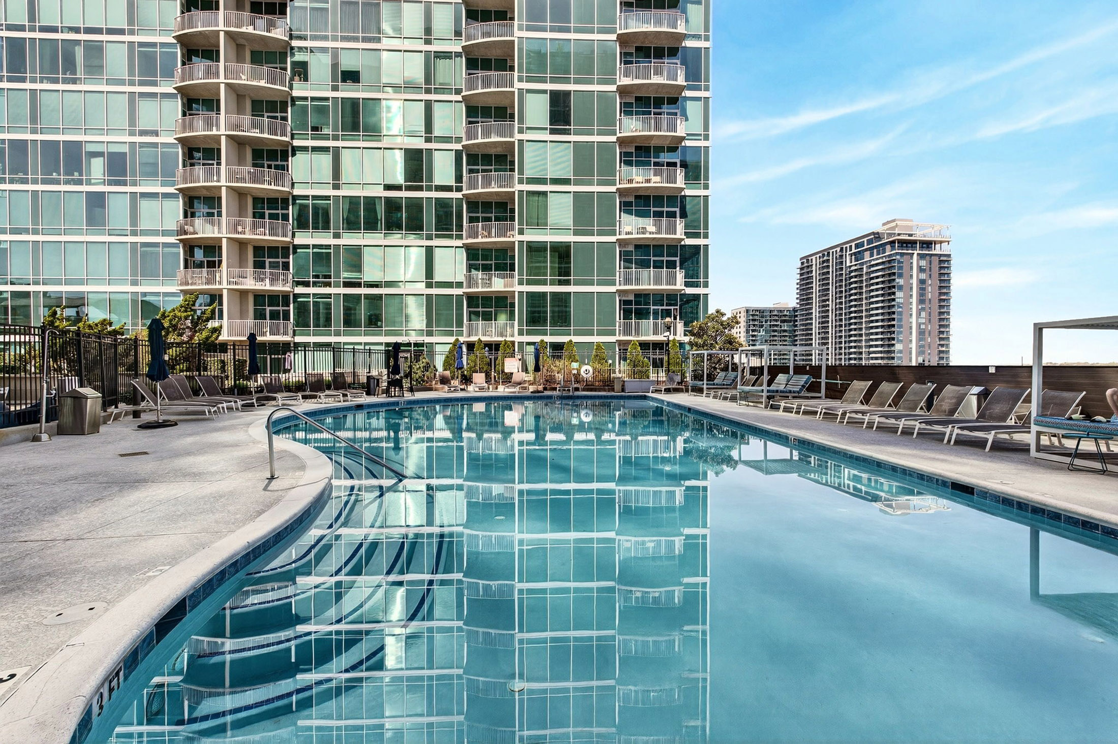  Light-filled Condo Perched Above Peachtree Street in Midtown - 物件實景