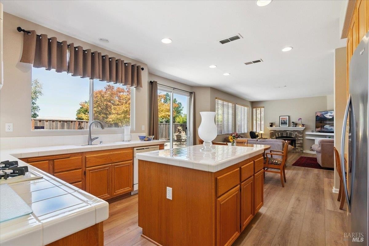 Benicia, California, 94510, United States, 4 Bedrooms Bedrooms, ,3 BathroomsBathrooms,Residential,For Sale,1906228