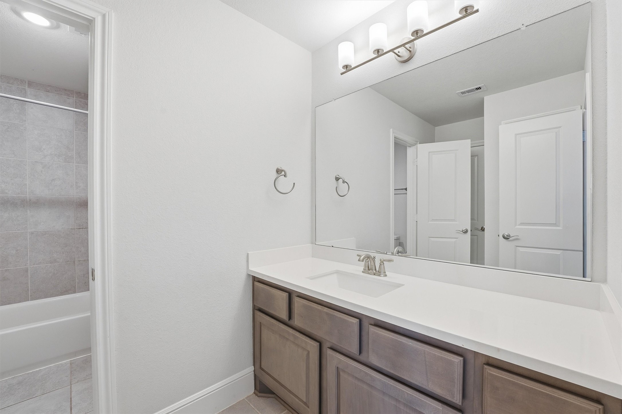  18011 Zagranski Cedar - 物件實景