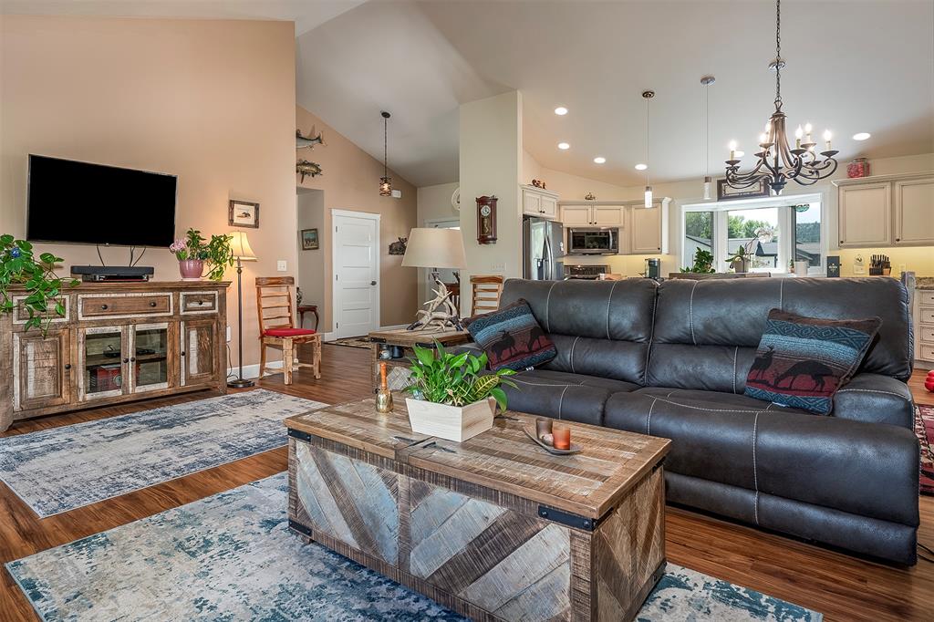 Polson, Montana, 59860, United States, 3 Bedrooms Bedrooms, ,1 BathroomBathrooms,Residential,For Sale,1976737