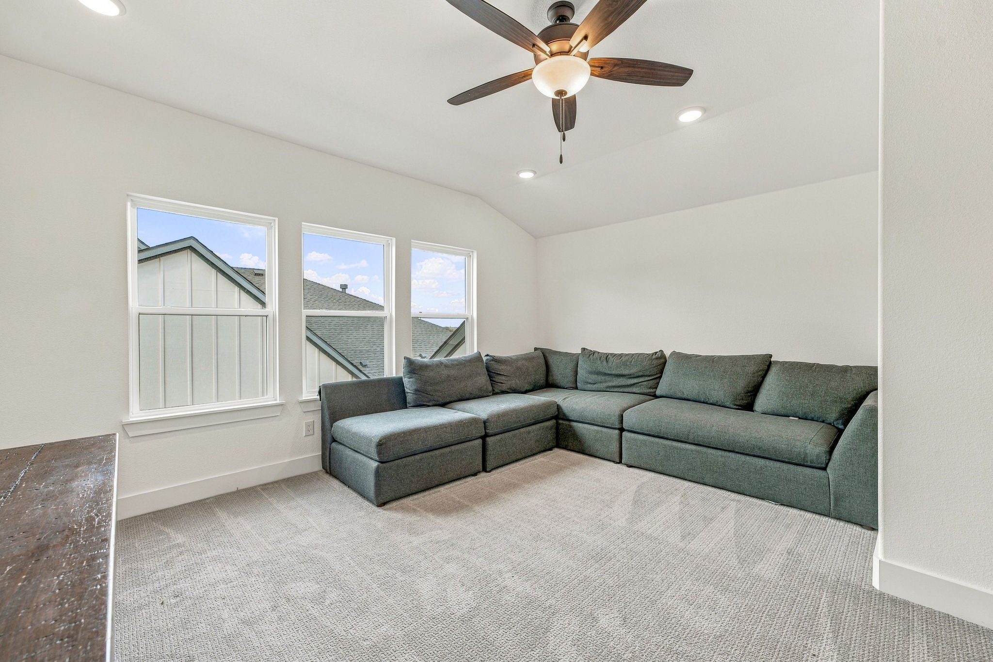  Your New Home Comes with a Rate Advantage - 物件實景