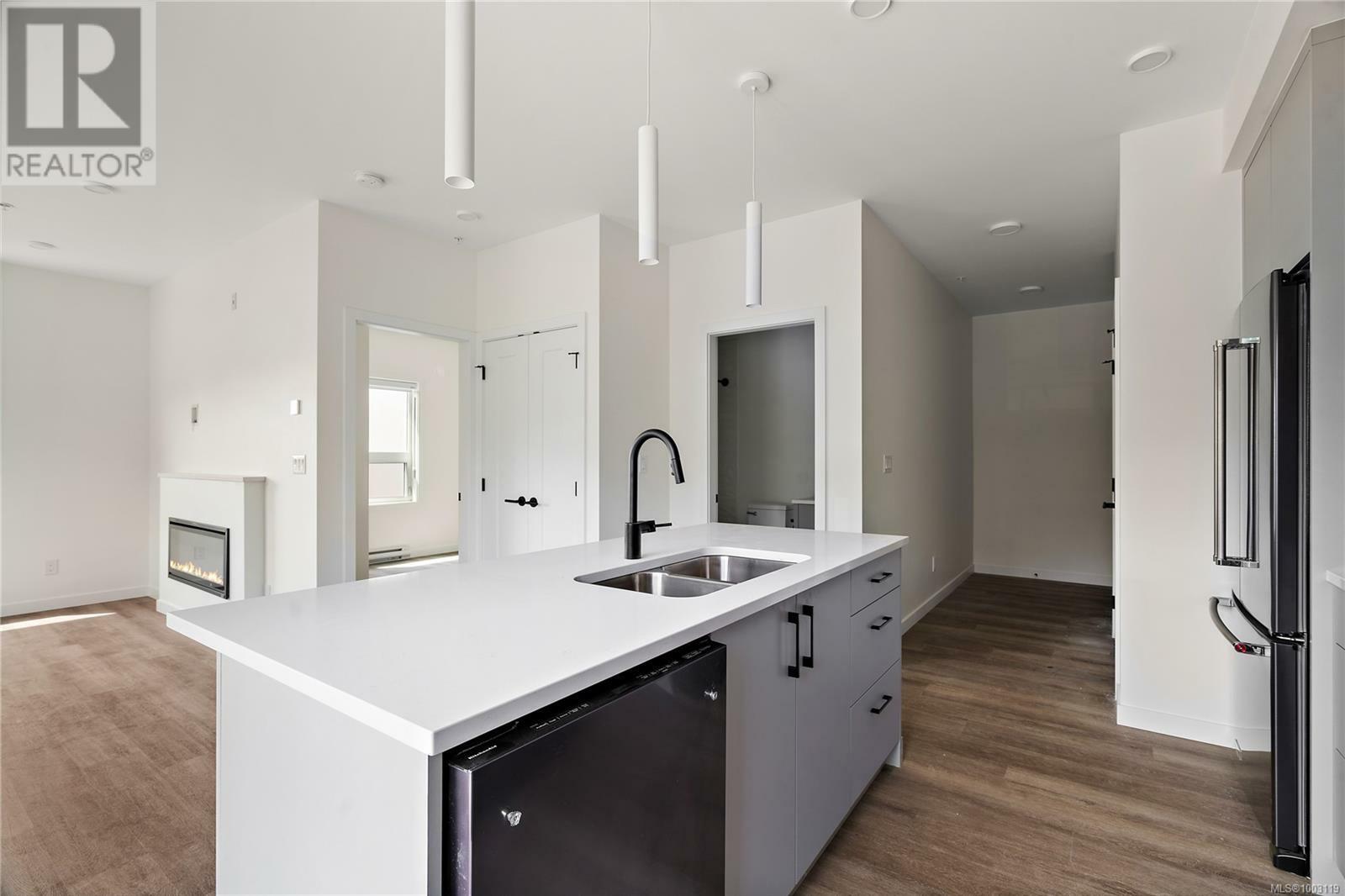 ESQUIMALT, British Columbia, V9A 6A1, CA, 1 Bedroom Bedrooms, ,1 BathroomBathrooms,Residential,For Sale,1876509