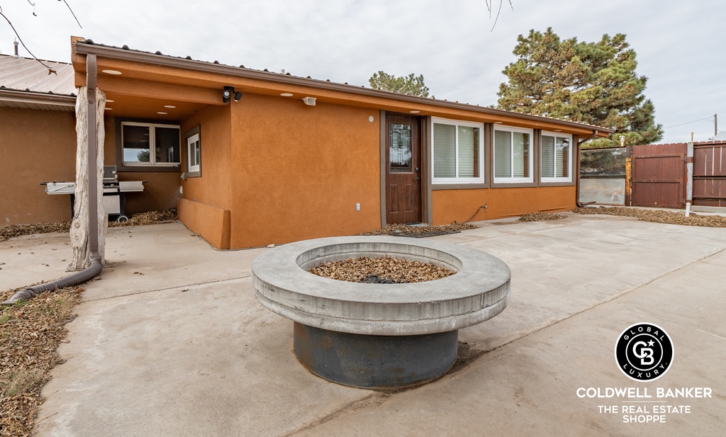 Garden City, Kansas, 67846, United States, 4 Bedrooms Bedrooms, ,Residential,For Sale,2003039