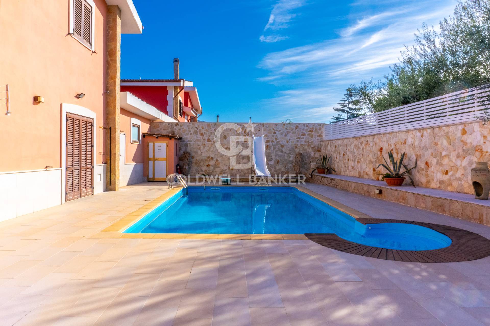 Trani, Barletta-Andria-Trani, 70059, IT, 5 Bedrooms Bedrooms, ,5 BathroomsBathrooms,Residential,For Sale,1967517