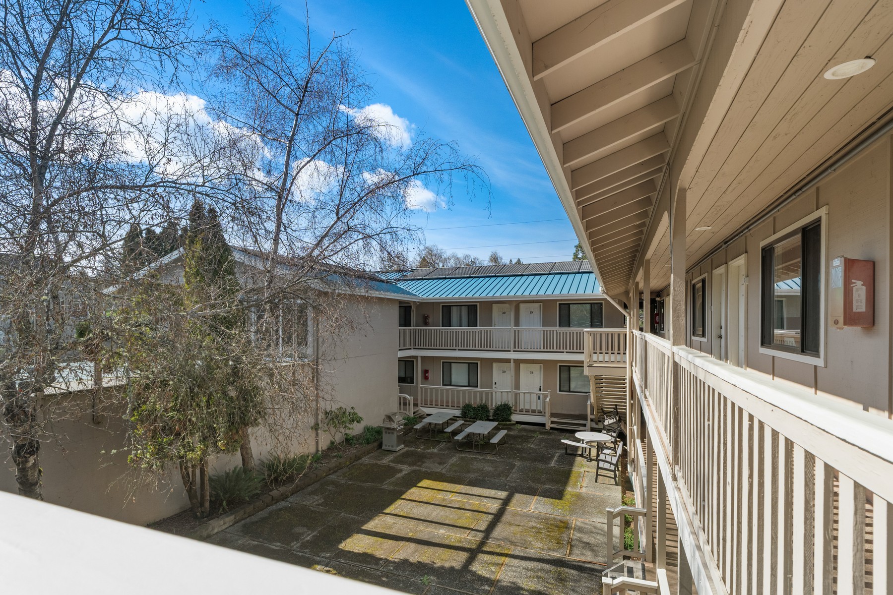  In-Town Studio Condominium - 物件實景